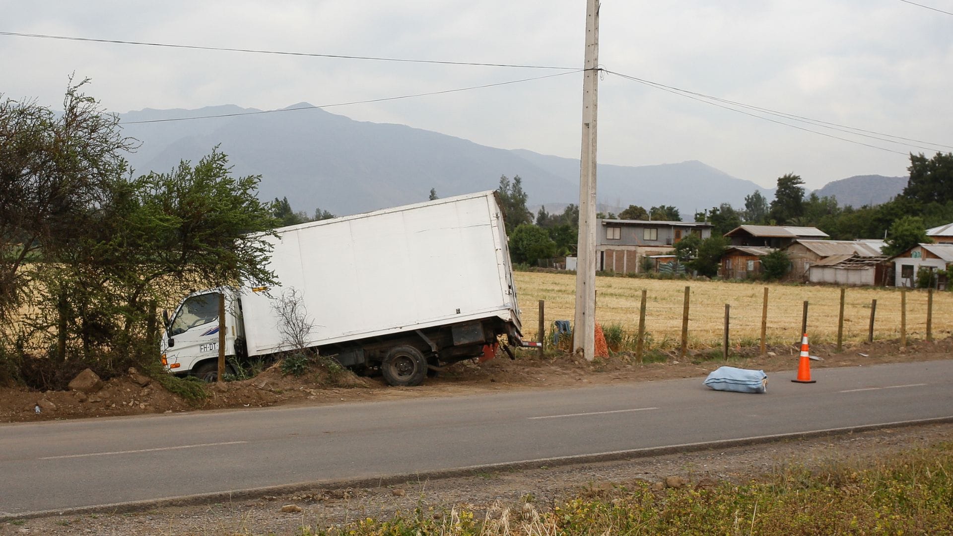 Conductor de camión fue baleado cuando manejaba por Lampa: Proyectil ingresó por el parabrisas