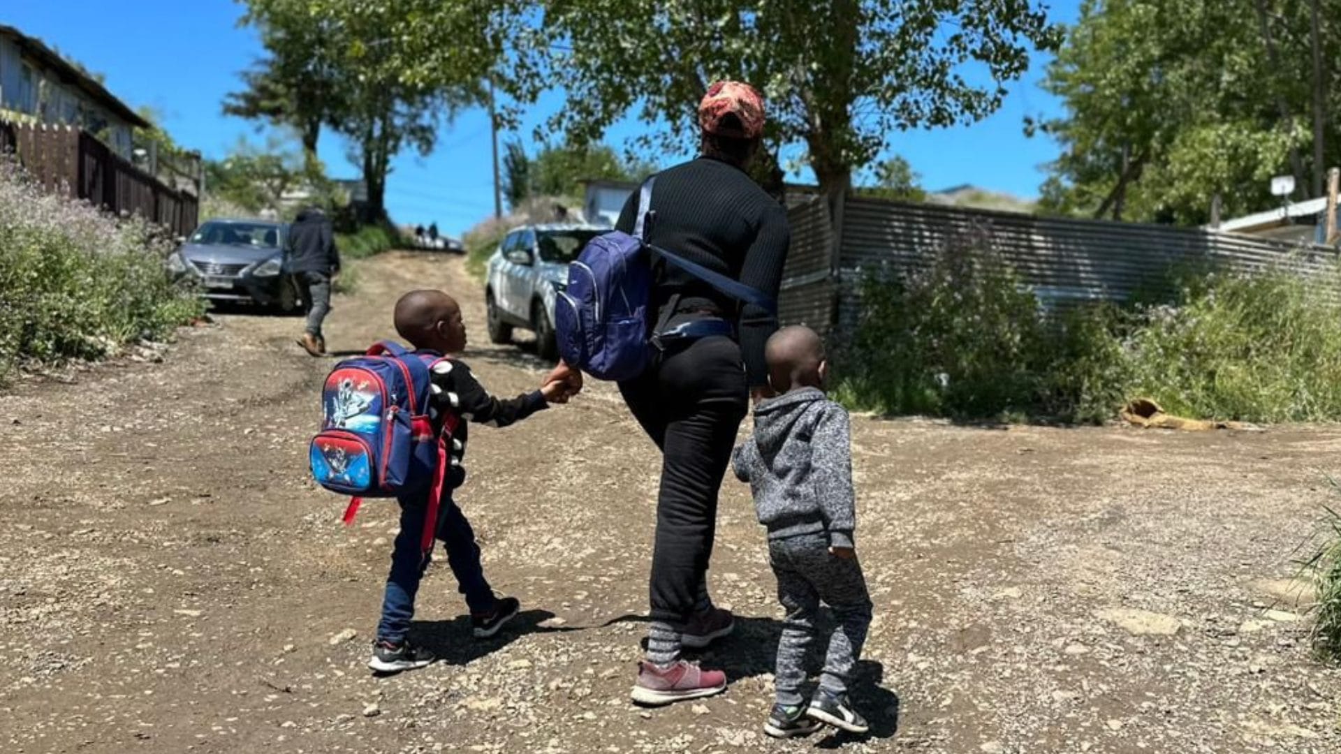 Implementarán piloto de enrolamiento de NNA migrantes tras fatal incendio en campamento de Coronel