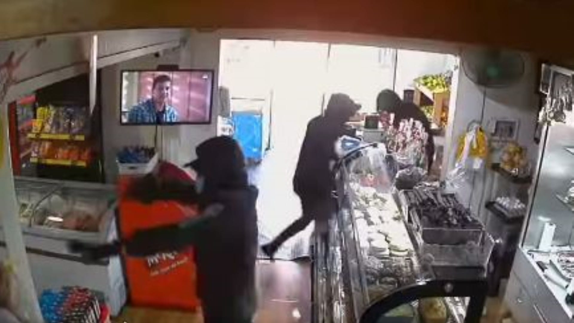 Captan violento asalto en panadería de San Pedro de la Paz: Encañonaron a trabajadora