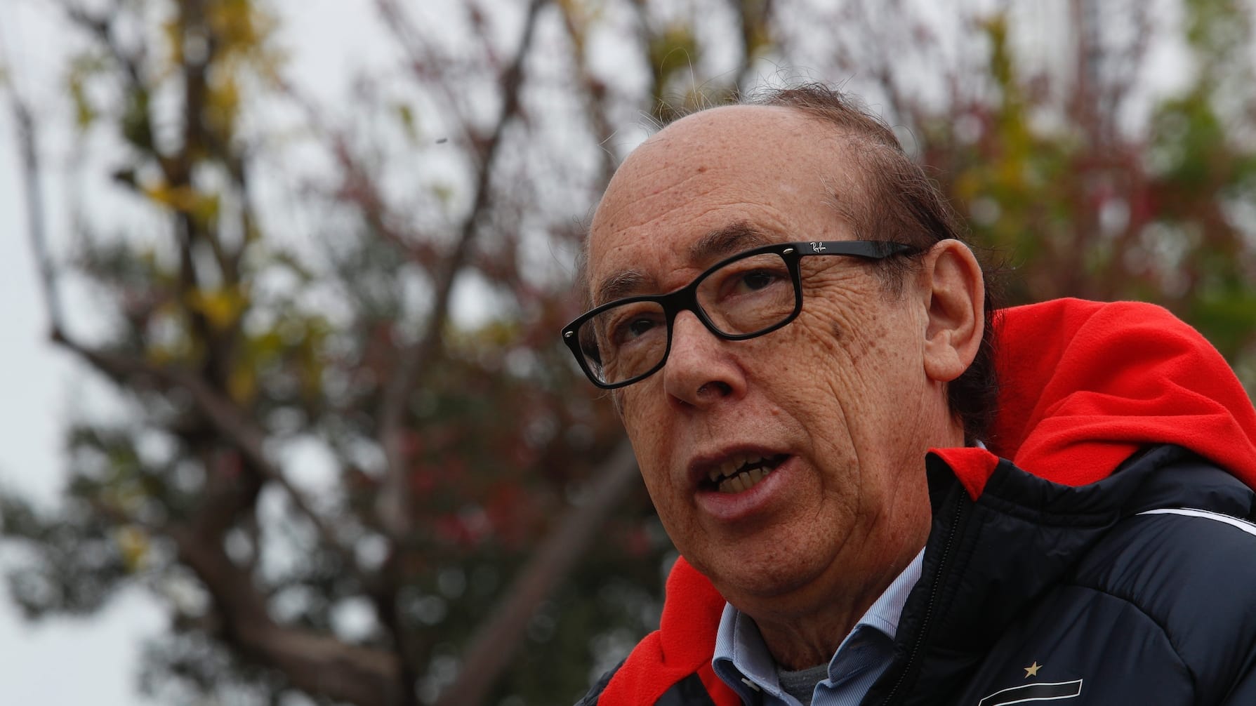 Alfredo Stöhwing juega al misterio sobre la continuidad de Gustavo Quinteros en Colo Colo