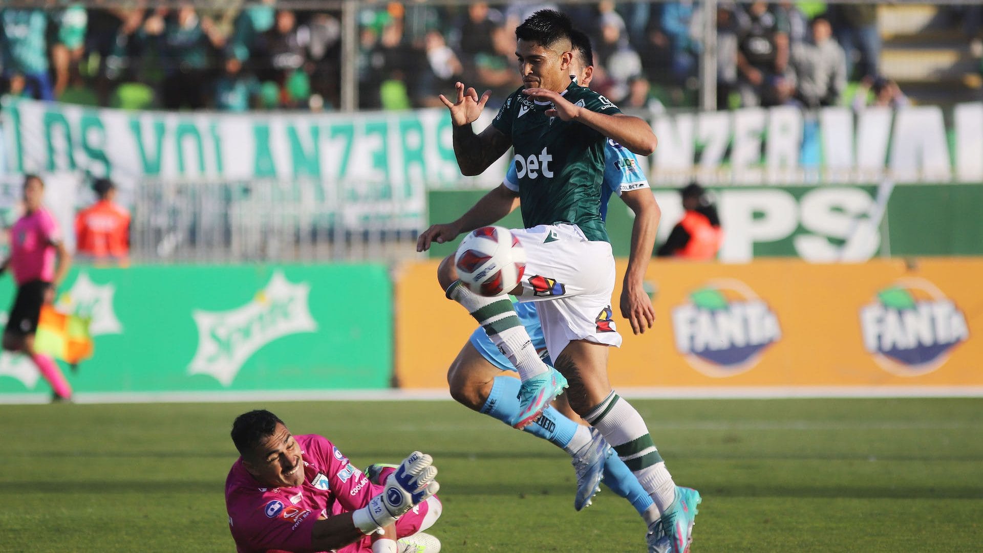 Santiago Wanderers y Deportes Iquique no se sacan ventaja en la definición de la Primera B