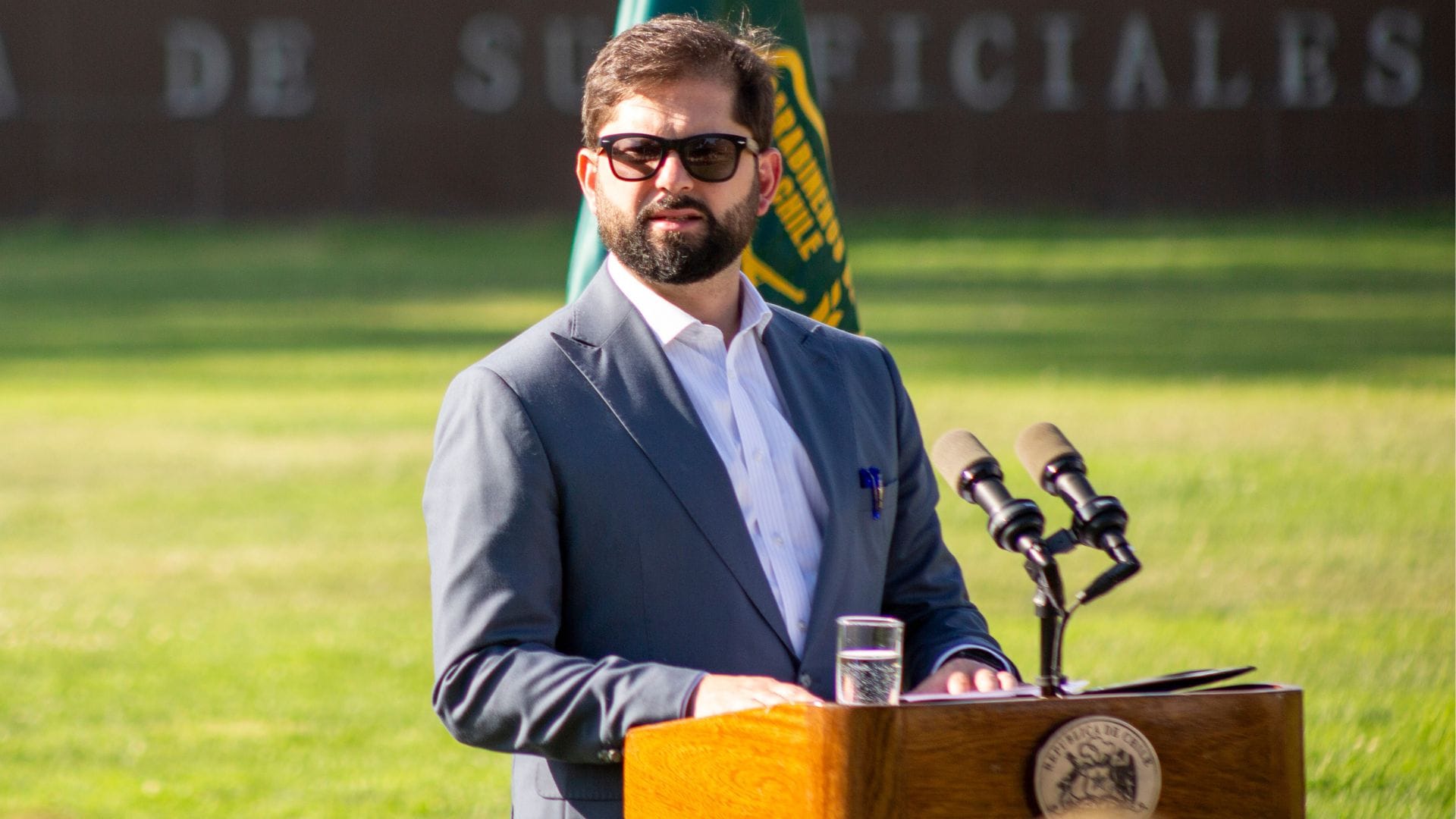 Encuesta Cadem: Subió el apoyo a Gabriel Boric y se sitúa en un 33%