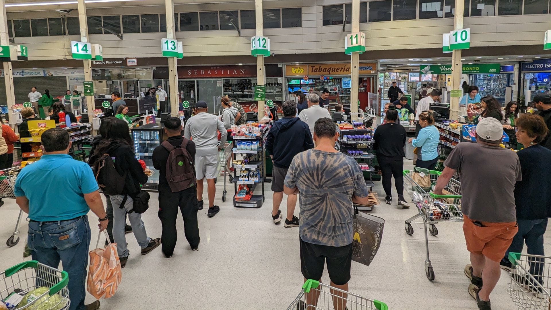 Estos son los horarios de apertura y cierre que tendrán los supermercados este 24 de diciembre