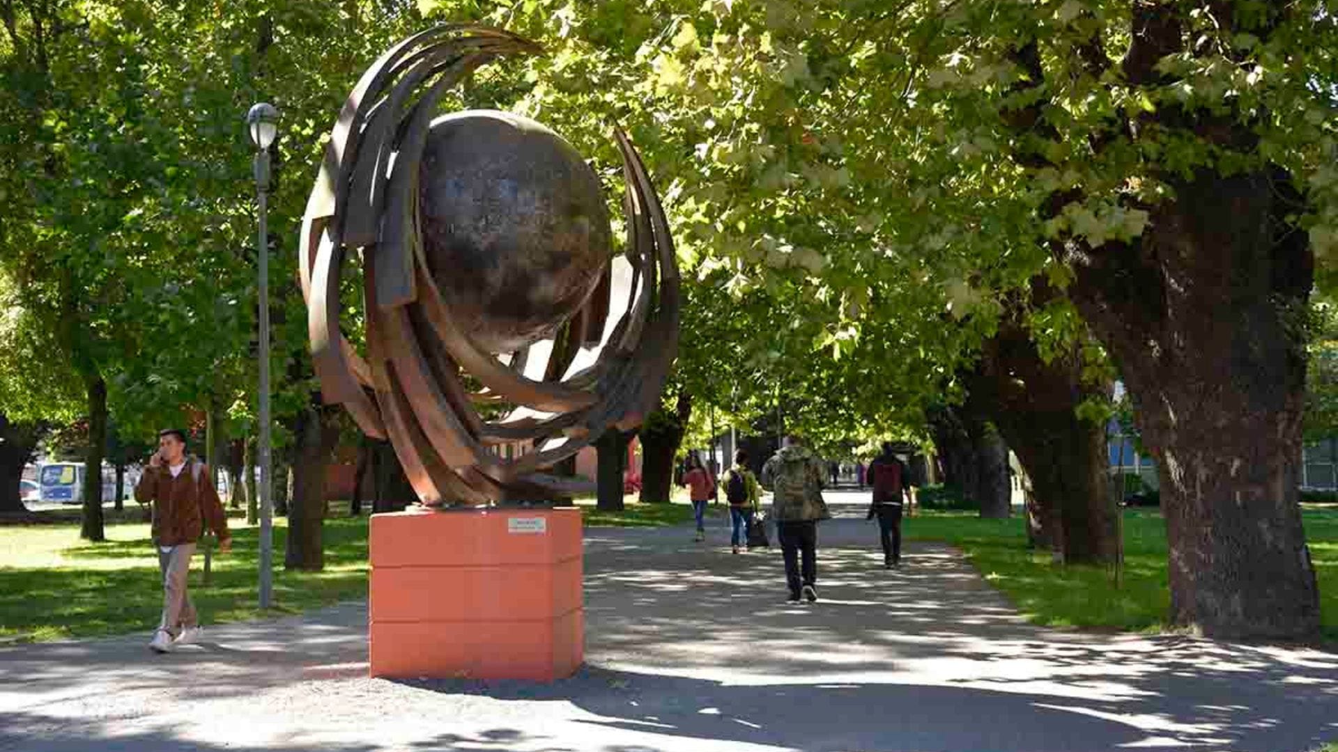Presentan paseo virtual del parque escultórico del campus Concepción de la UBB