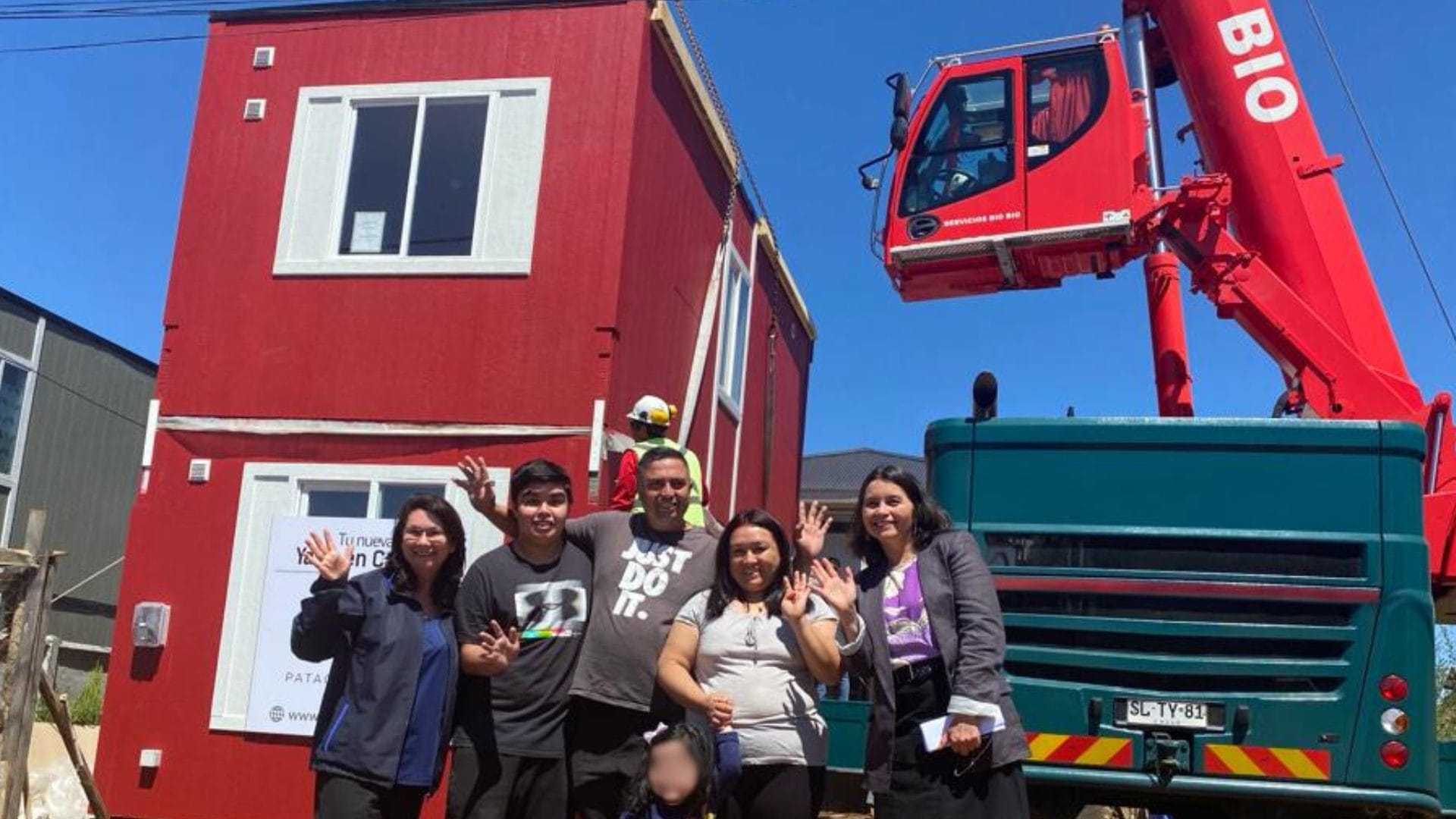 El mejor regalo de Navidad: Familias de Tomé reciben vivienda definitiva tras incendios