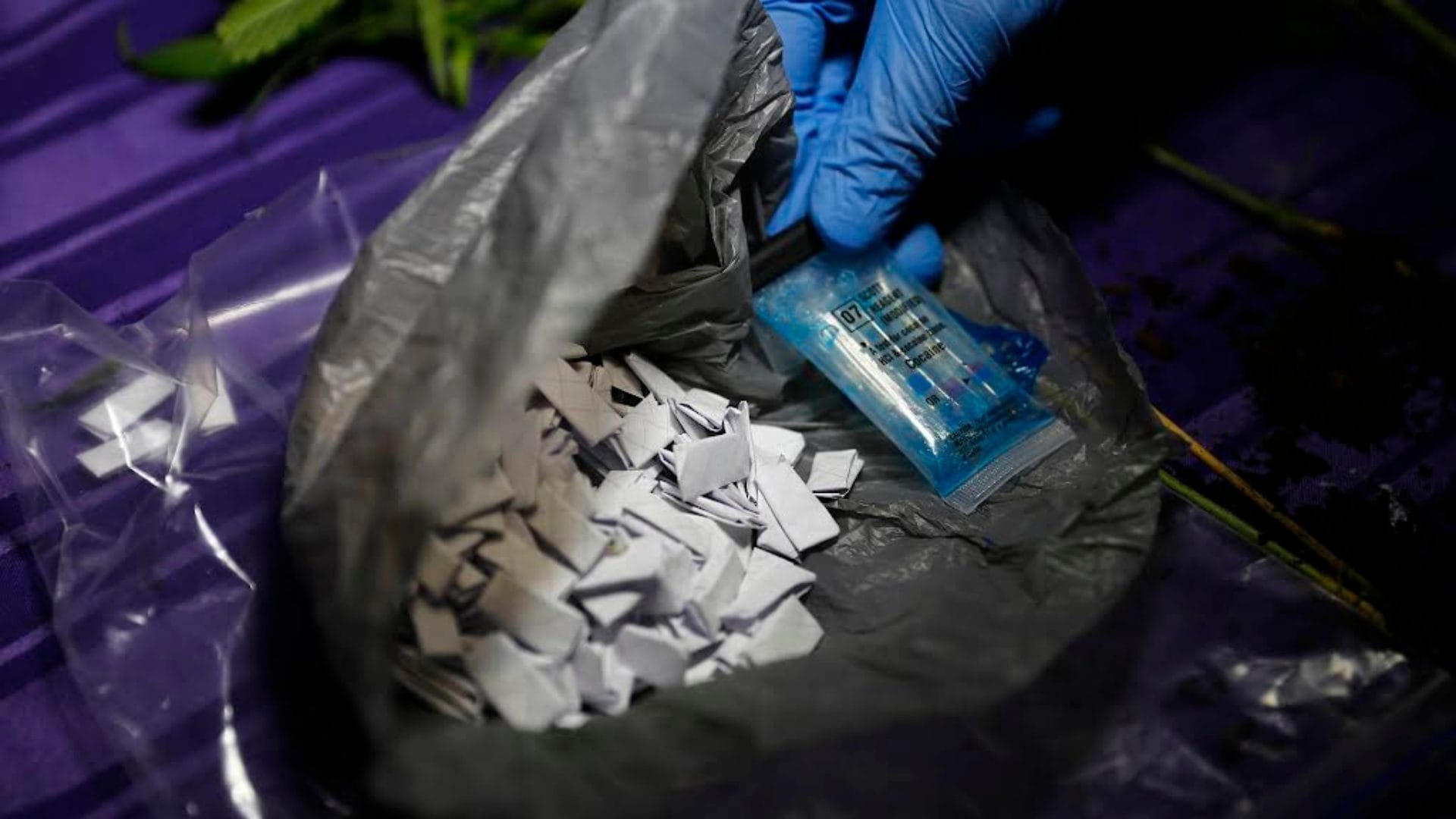 Captan a mesera de restaurante comercializando droga a clientes en Quilpué