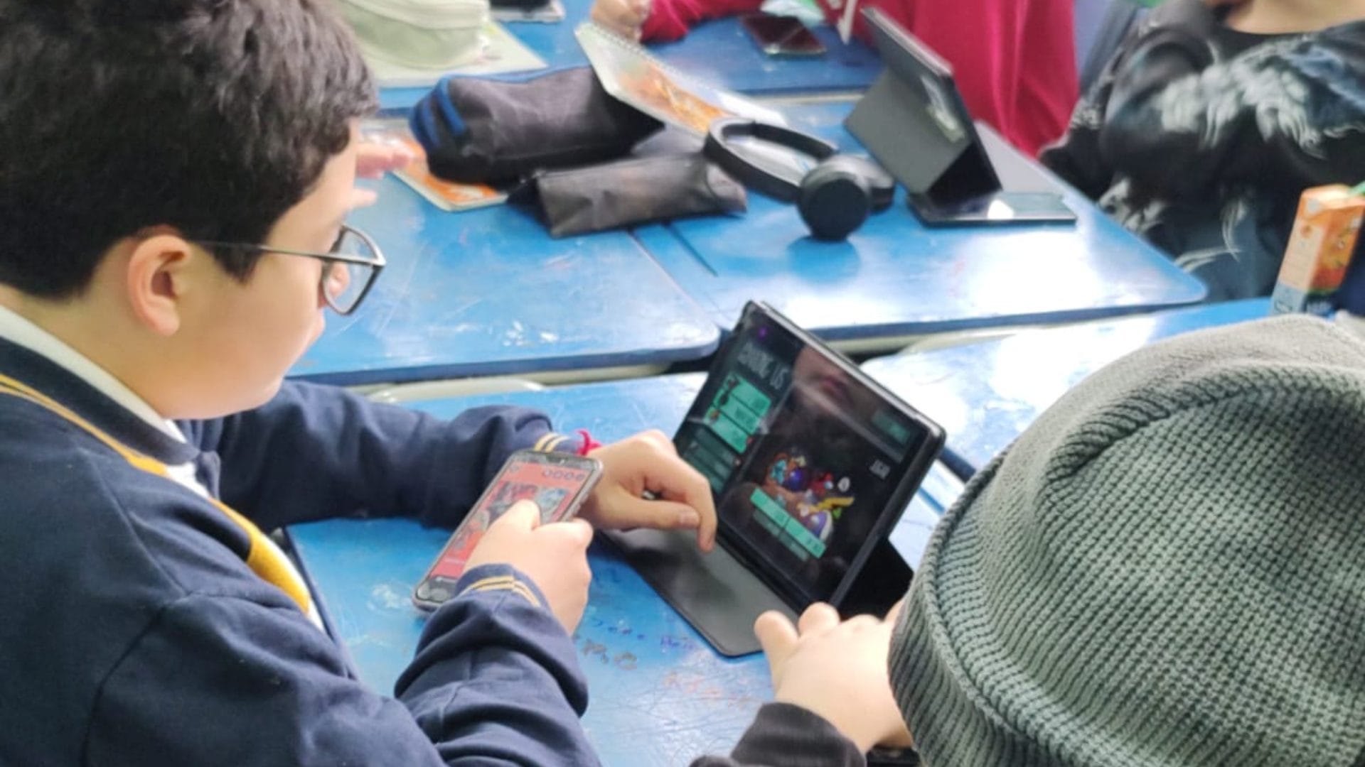 Estudiantes de colegio de Concepción aprenden inglés a través de videojuegos