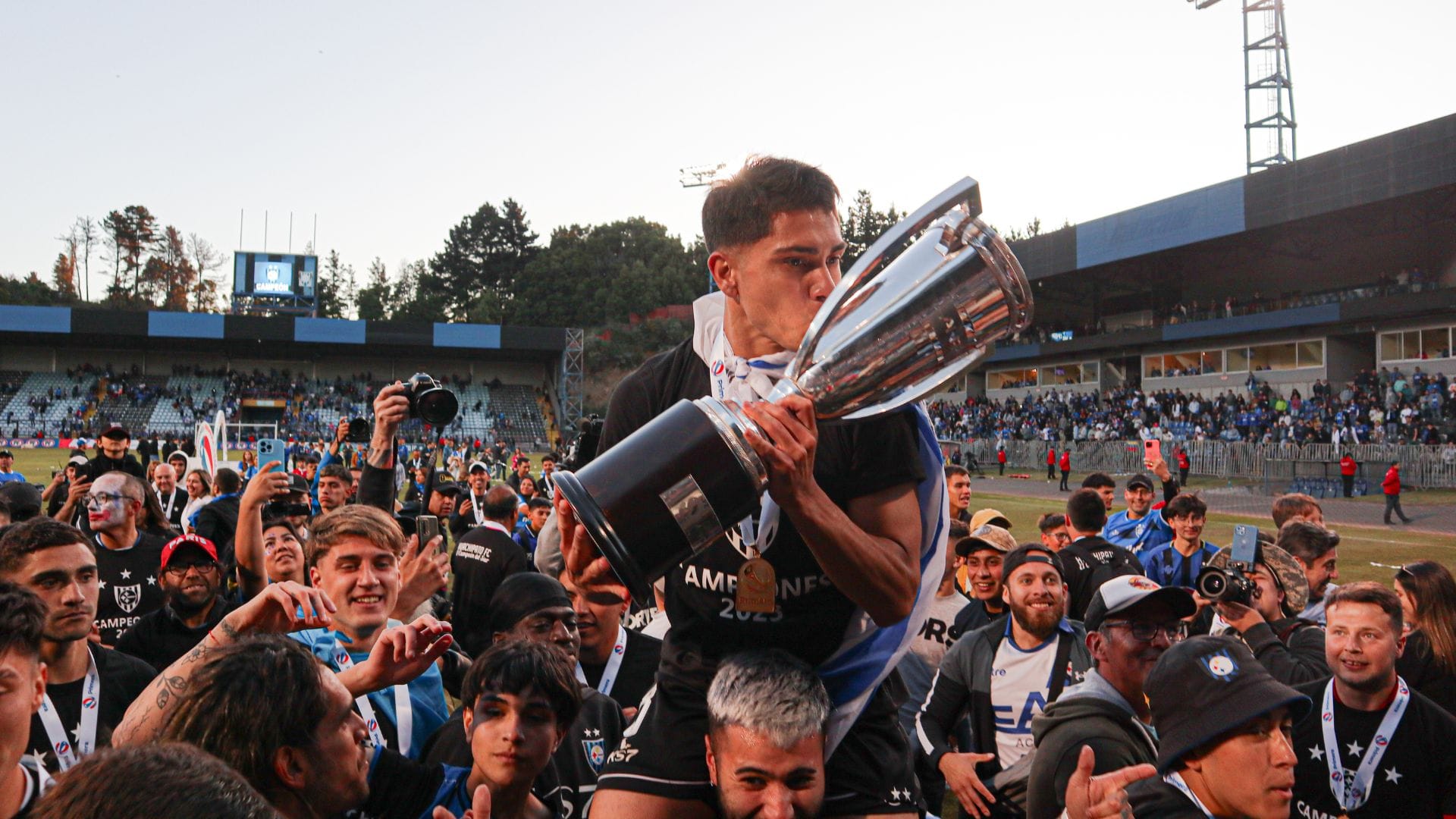 Gonzalo Montes la figura del mediocampo campeón dijo adiós tras el título: “Siento que fue mi último partido con Huachipato”