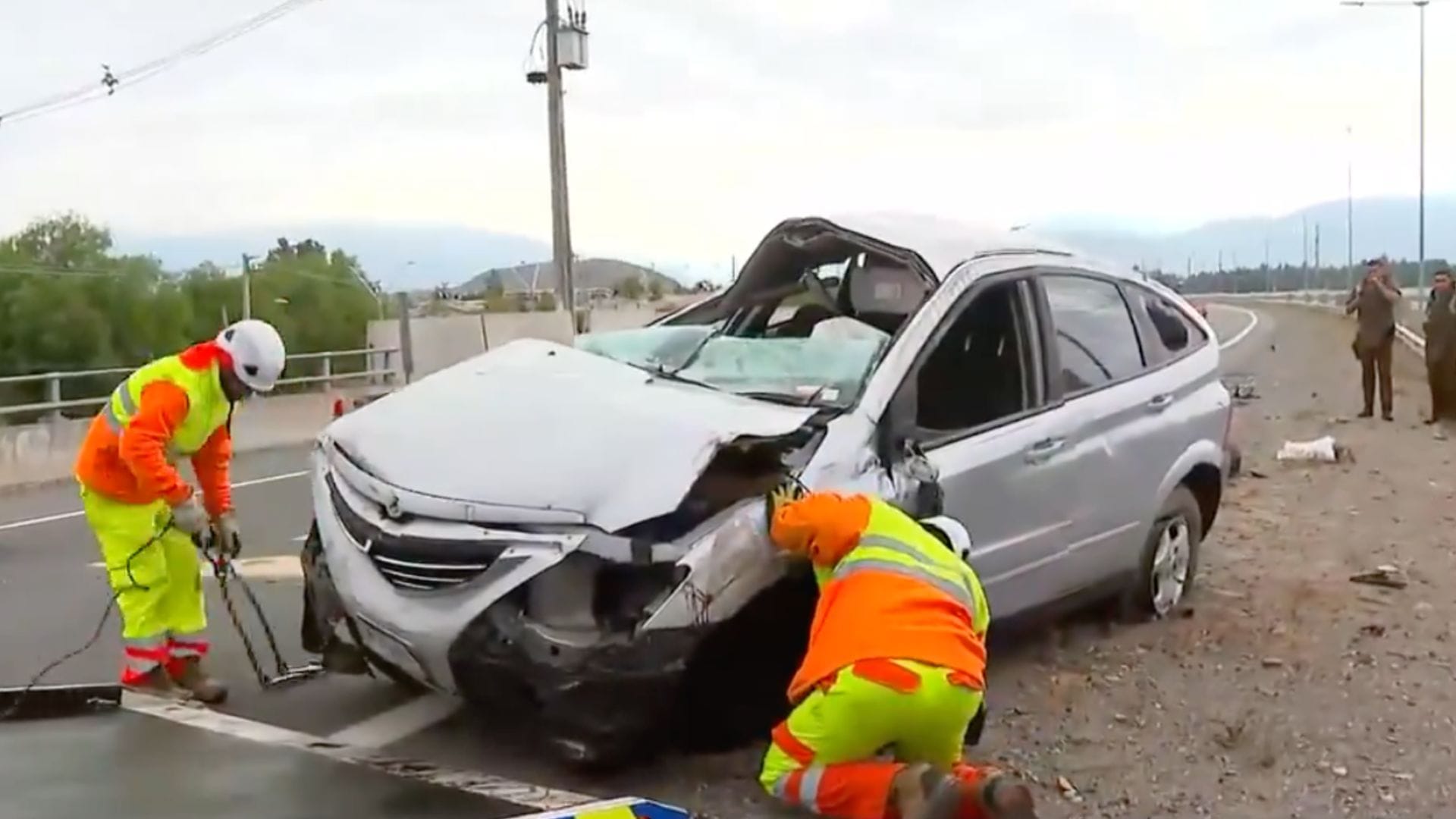 Perdió el control y volcó en varias ocasiones: Dos heridos graves dejó accidente vehicular en Autopista Acceso Sur
