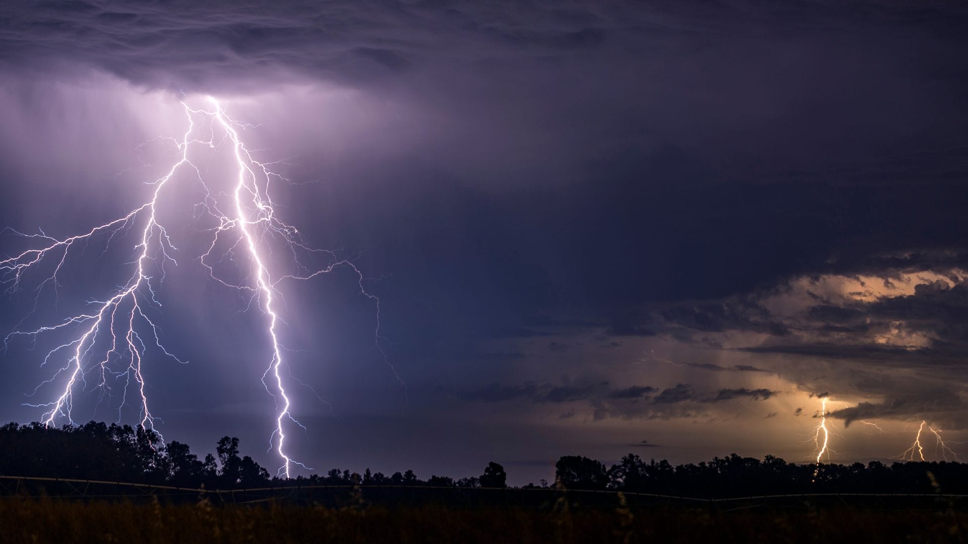 Pronostican fuerte tormenta eléctrica y granizadas en el Biobío, Ñuble y otras tres regiones