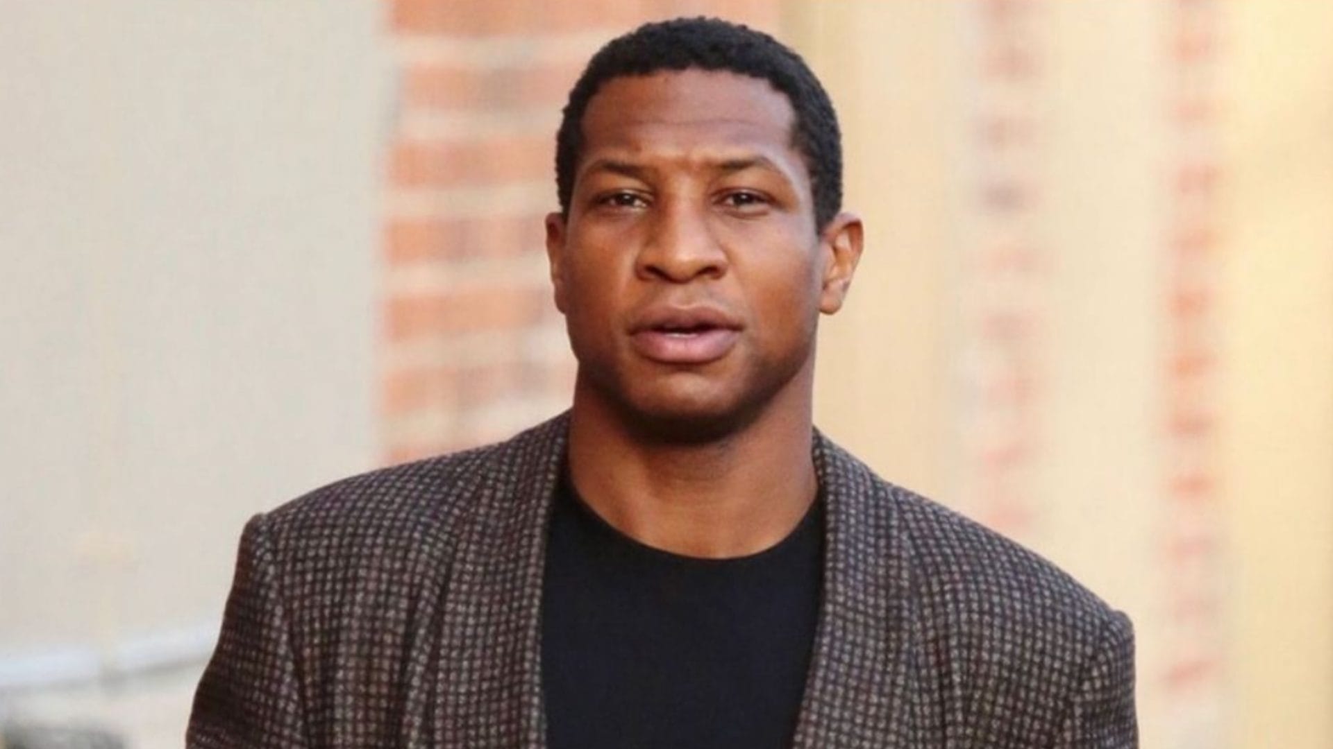 Marvel despide a Jonathan Majors: Fue declarado culpable de agresión y acoso contra su ex pareja