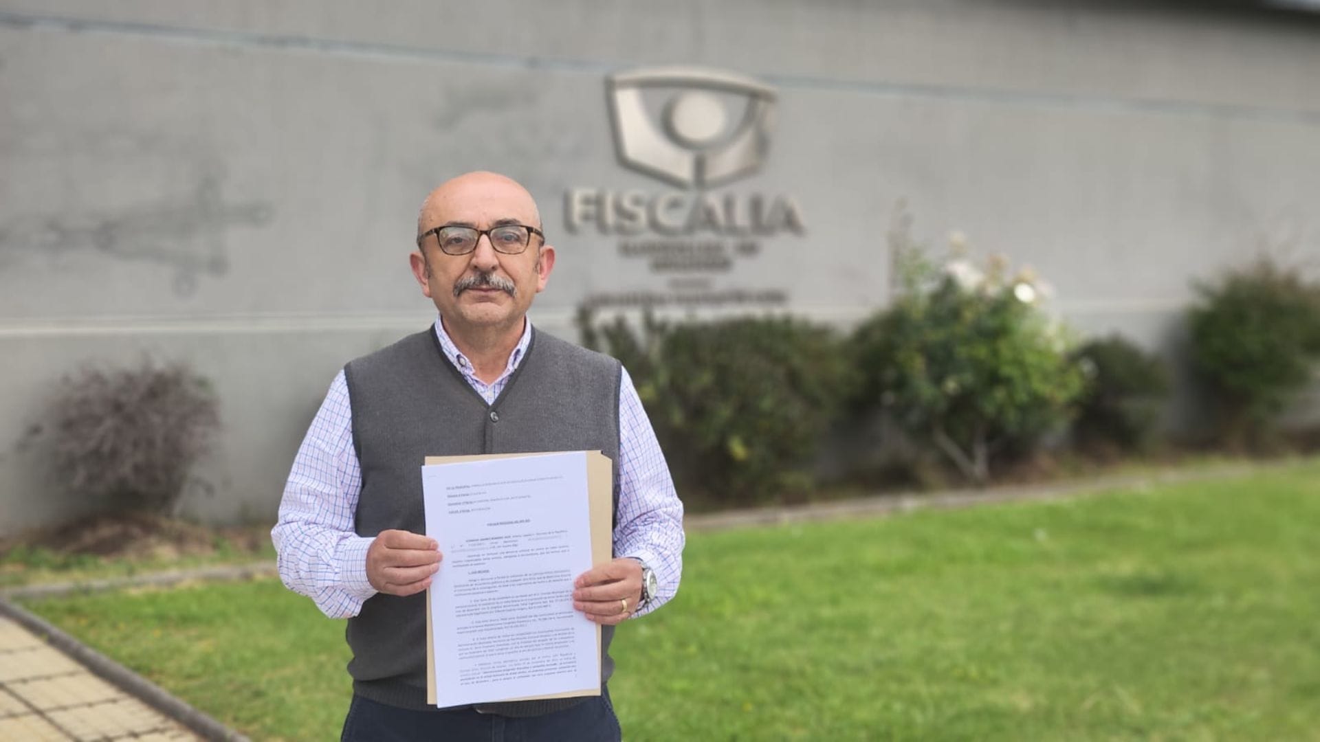 Diputado Romero denuncia posible simulación de contrato en áreas verdes de Coronel