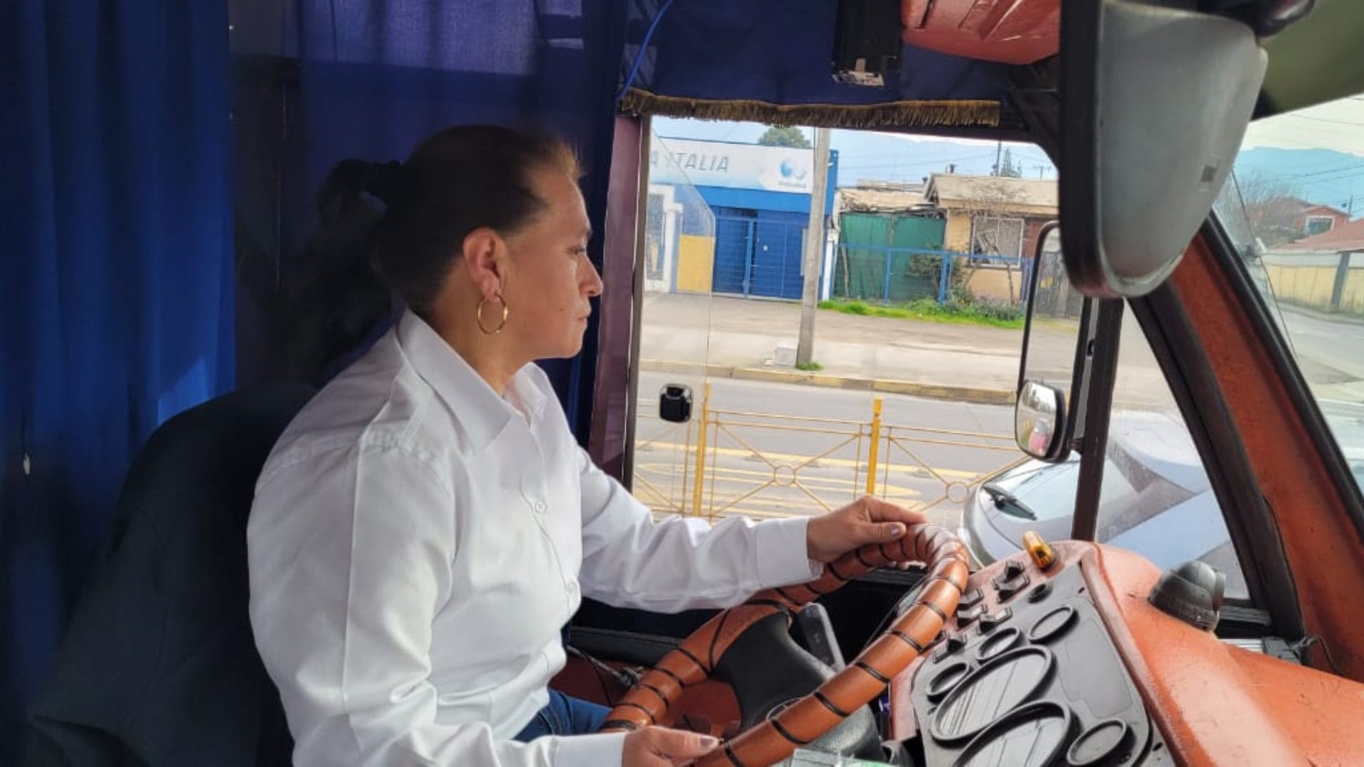 Encuestarán a pasajeros: Comienza estudio sobre la percepción de mujeres conductoras en el transporte público del Gran Concepción