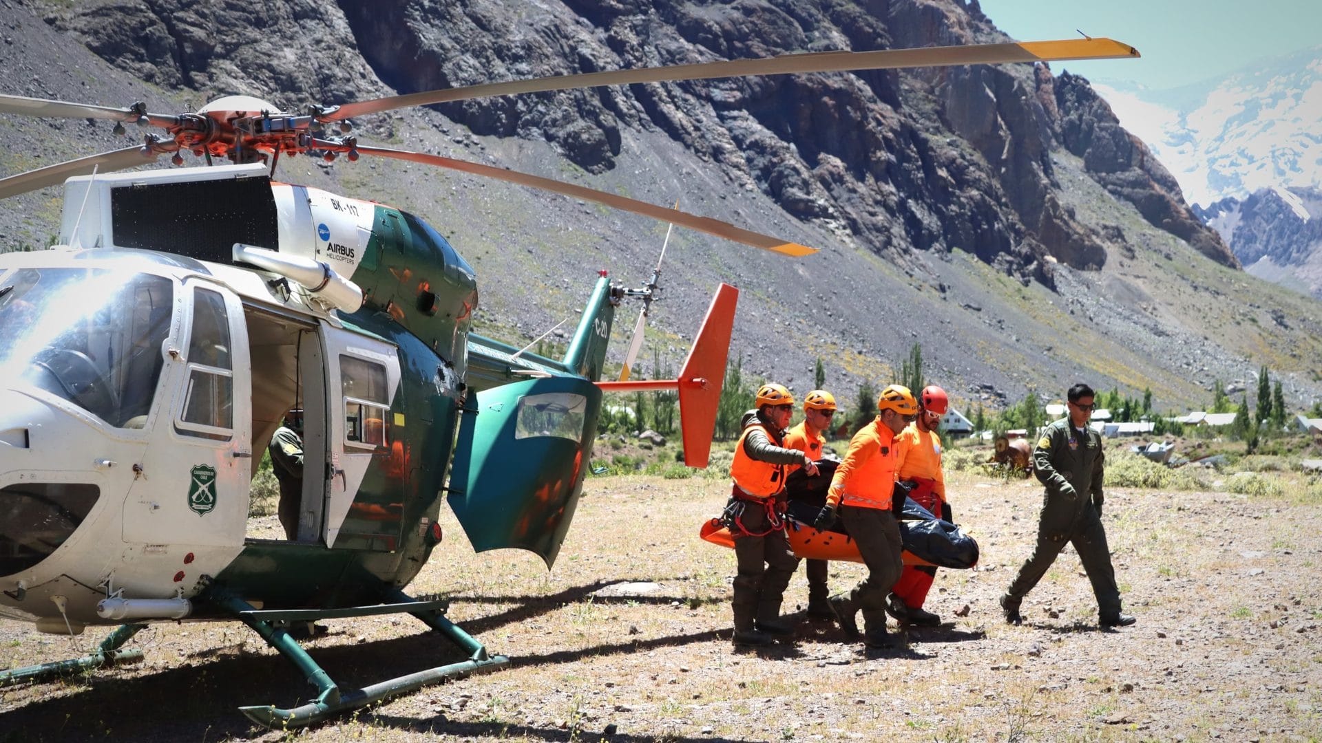 Rescatan los tres cuerpos de los montañistas argentinos que fallecieron en Cerro Marmolejo