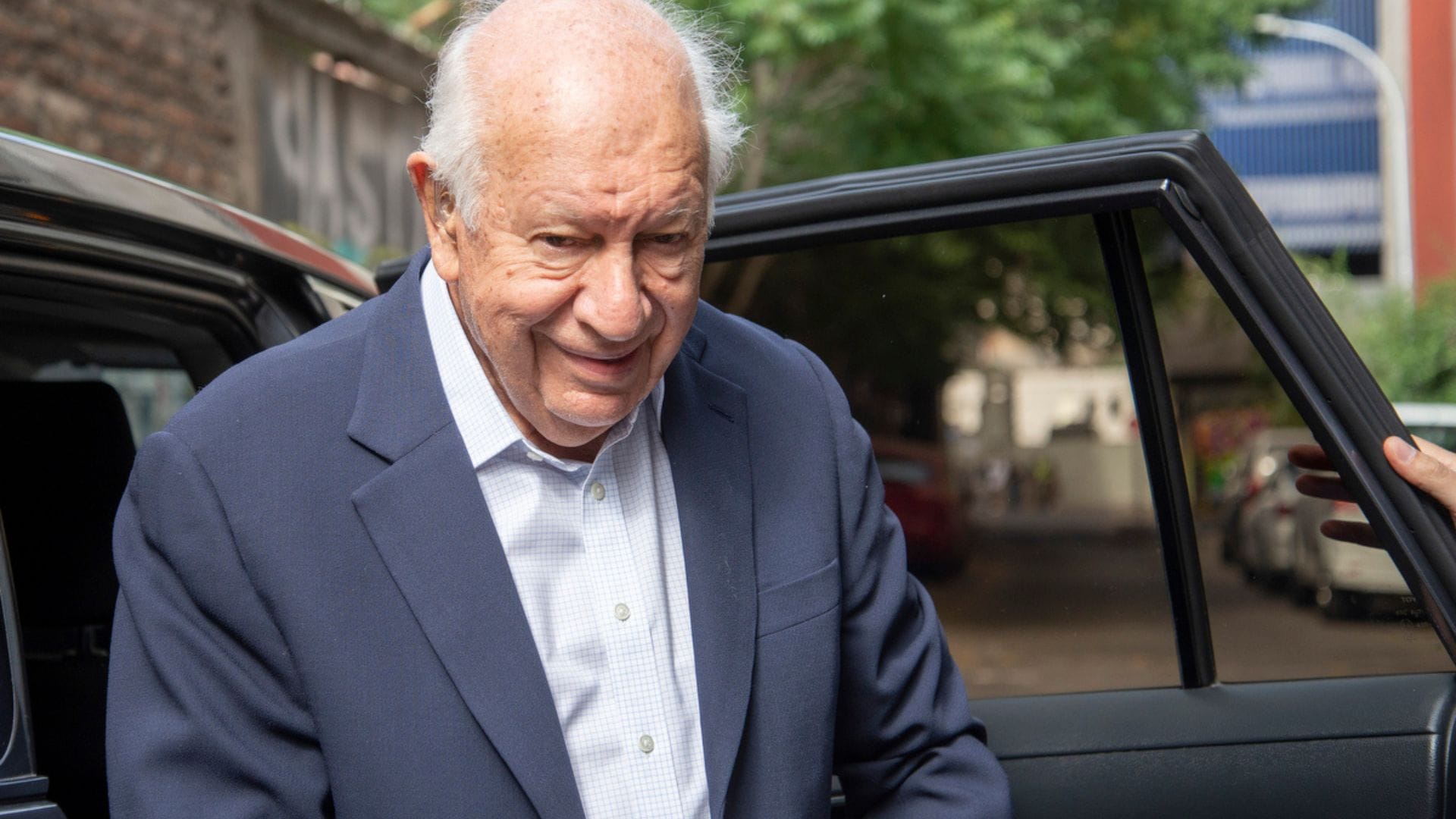 “Seguir trabajando juntos para un Chile mejor”: Las declaraciones de Ricardo Lagos tras votar en Santiago