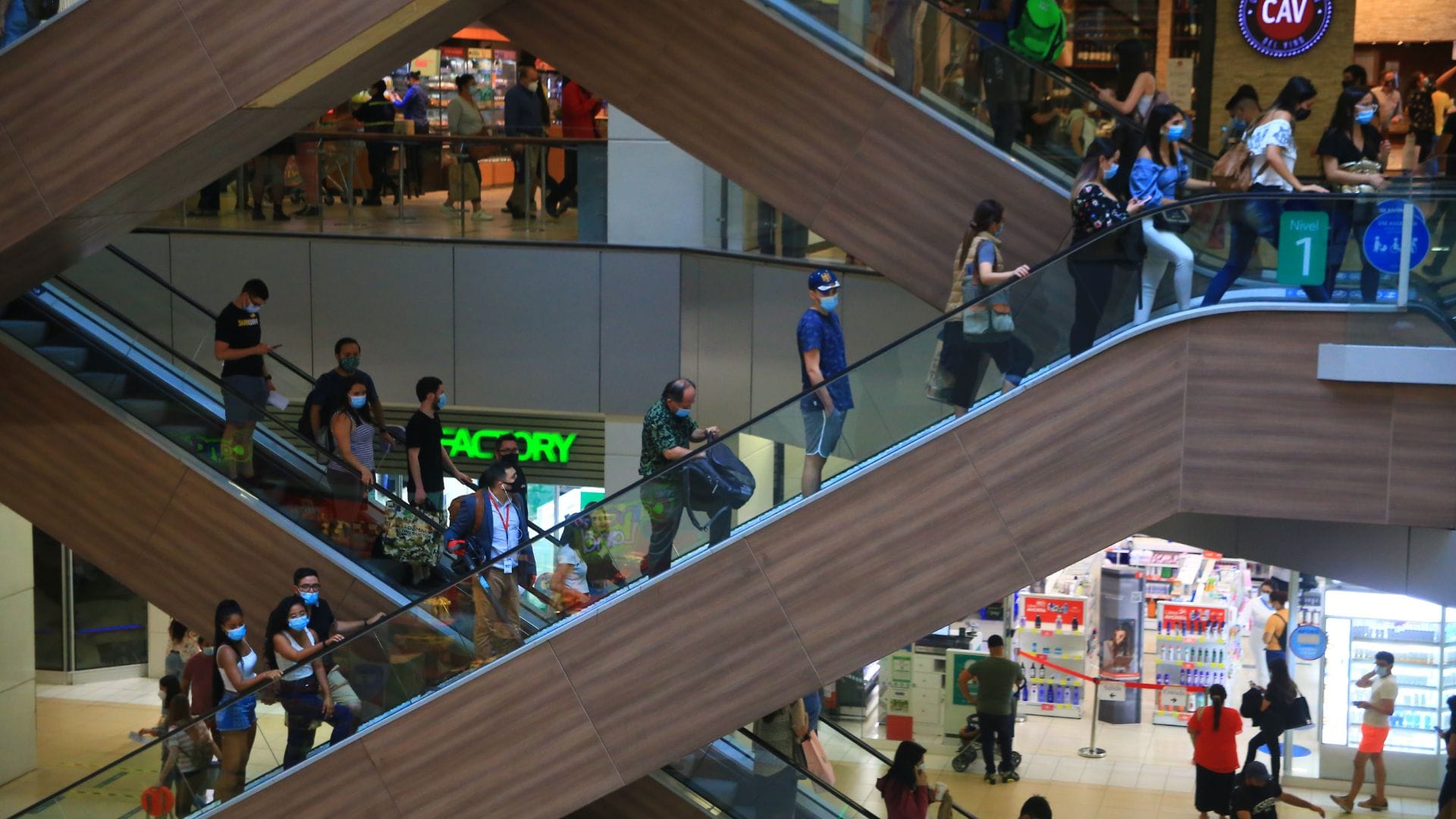 Tras rechazo de proyecto que buscaba la apertura de malls el día del plebiscito: ¿Qué locales podrán abrir el 17 de diciembre?