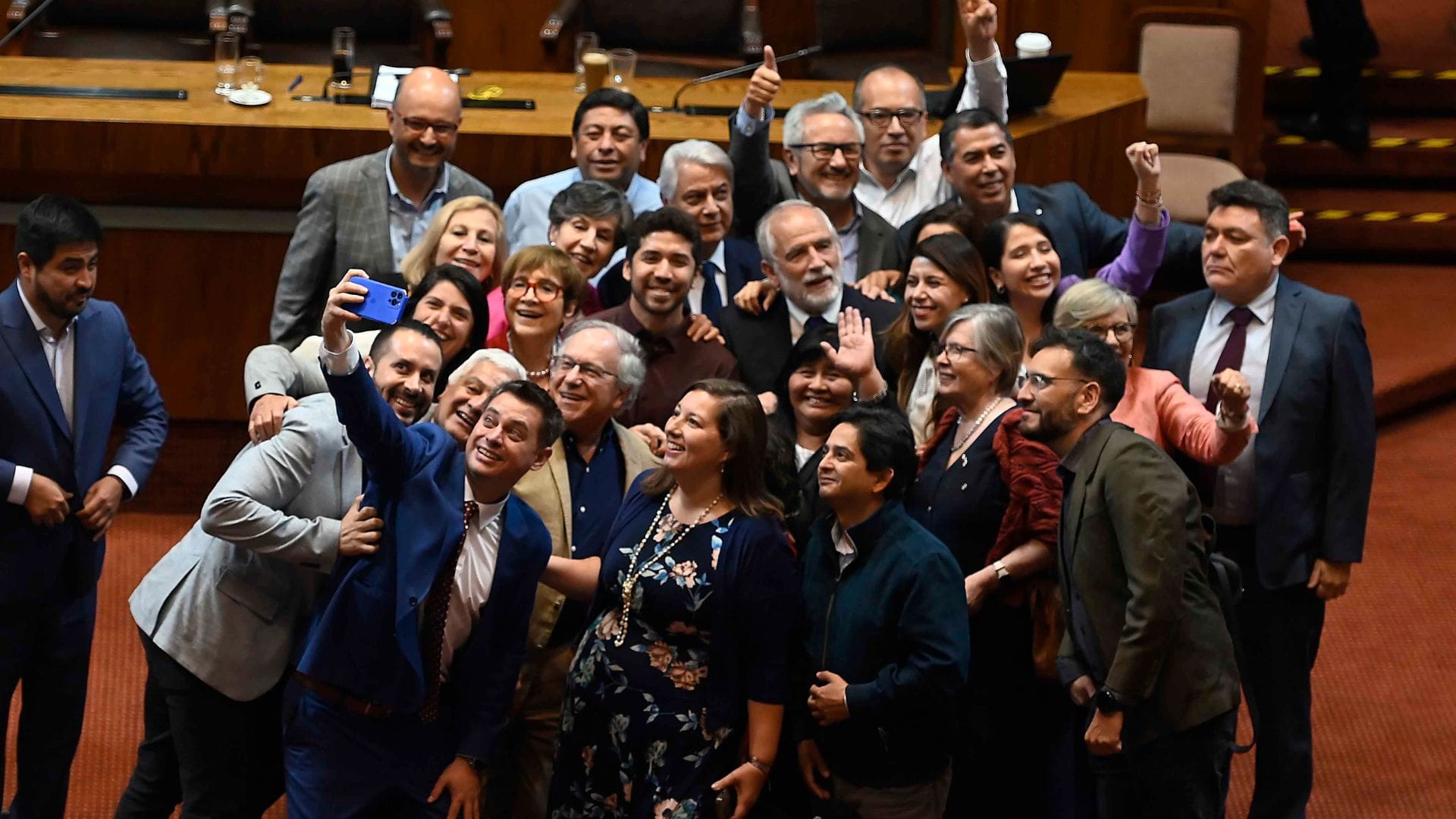 Editorial: Tras fallida acusación constitucional contra el ministro Carlos Montes, nadie gana