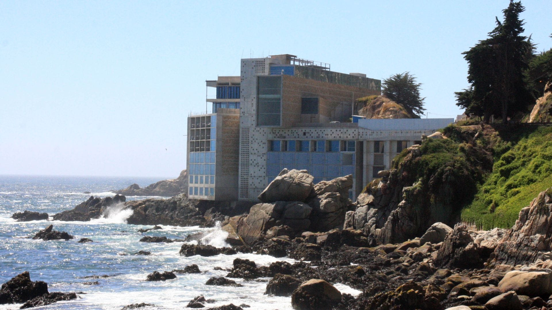 Hotel Punta Piqueros: ¿De donde saldrán los recursos para la demolición?