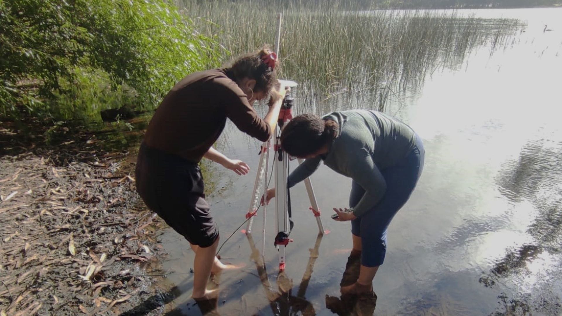 Participa en proyecto de investigación sobre masas de agua del planeta desde el Biobío