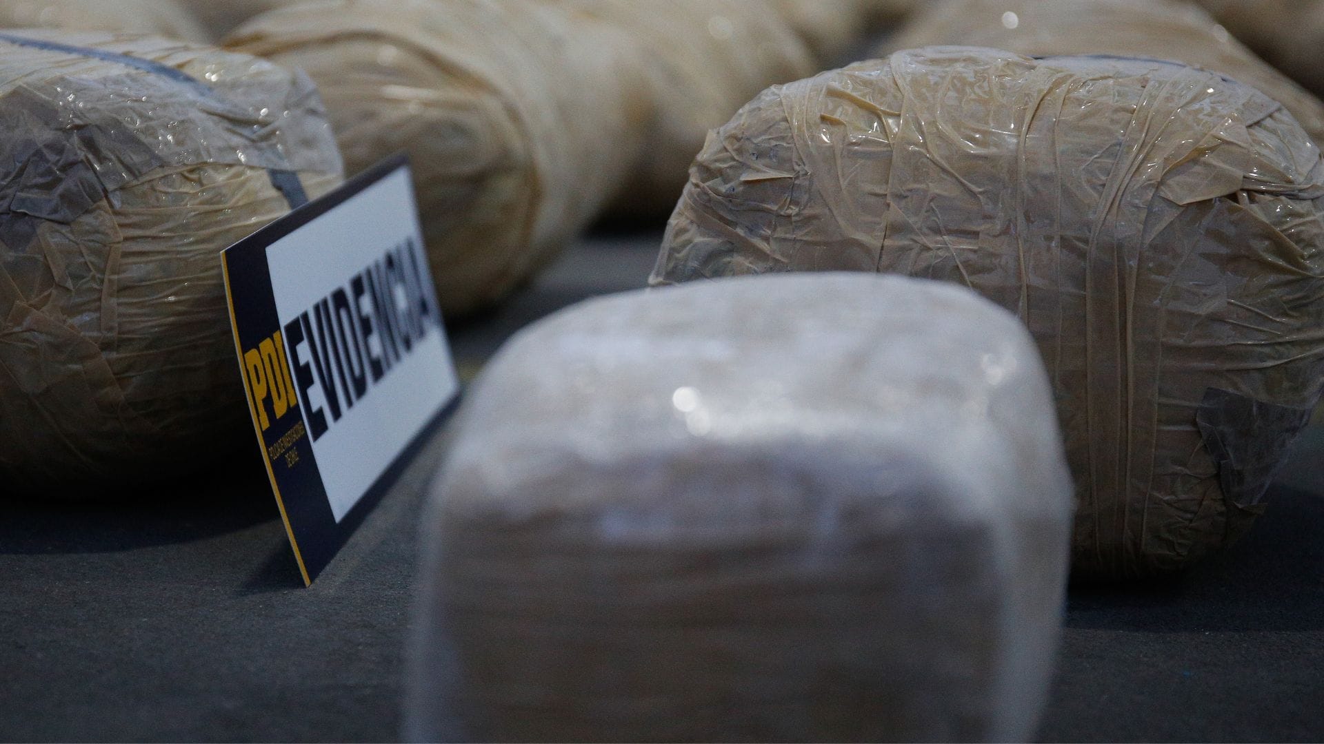 Detienen a dos personas por microtráfico en Talcahuano: Confiscaron más de 2 mil dosis de droga