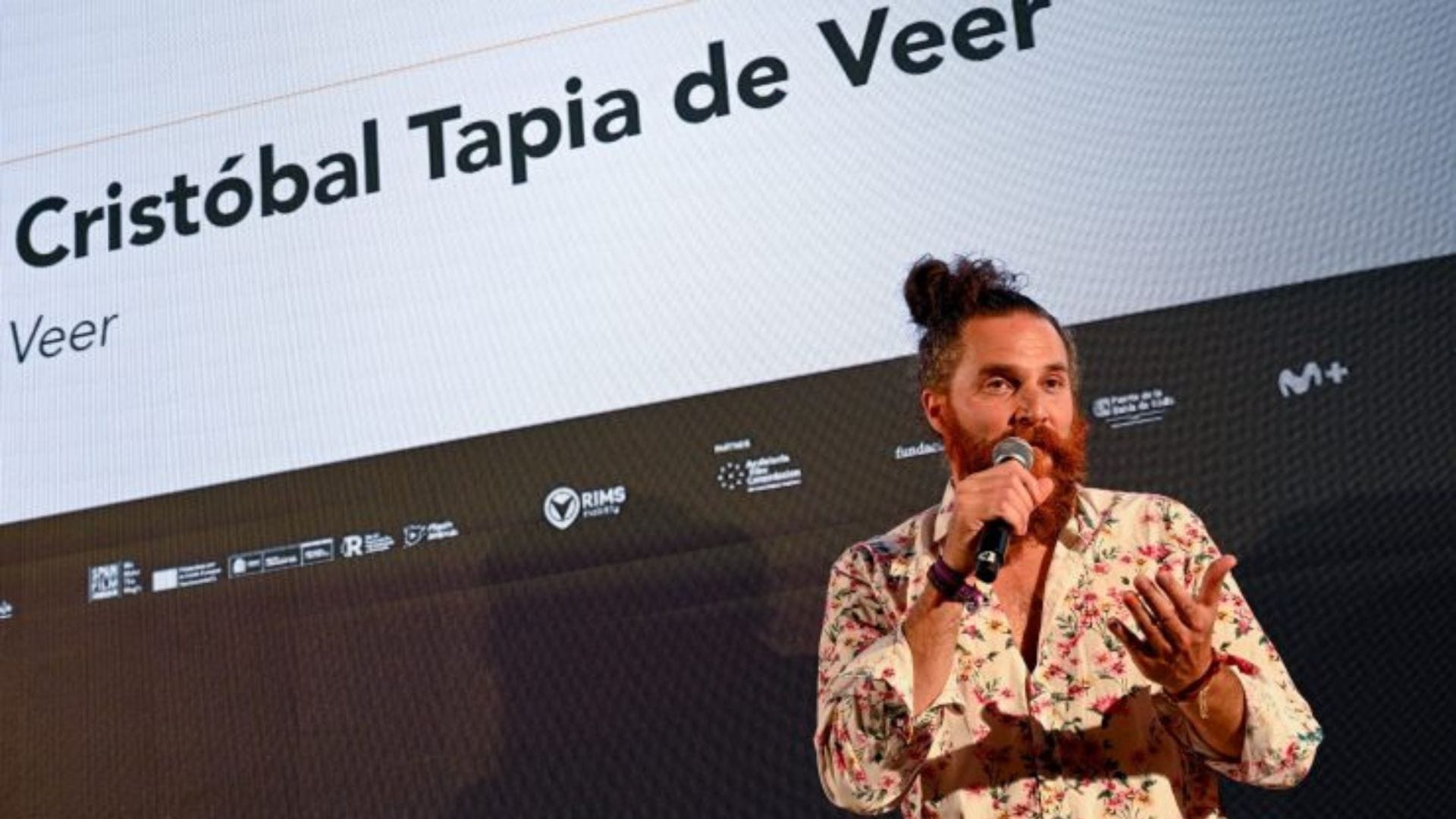 Cristóbal Tapia: El compositor chileno que ganó un Emmy por la banda sonora de “The White Lotus”