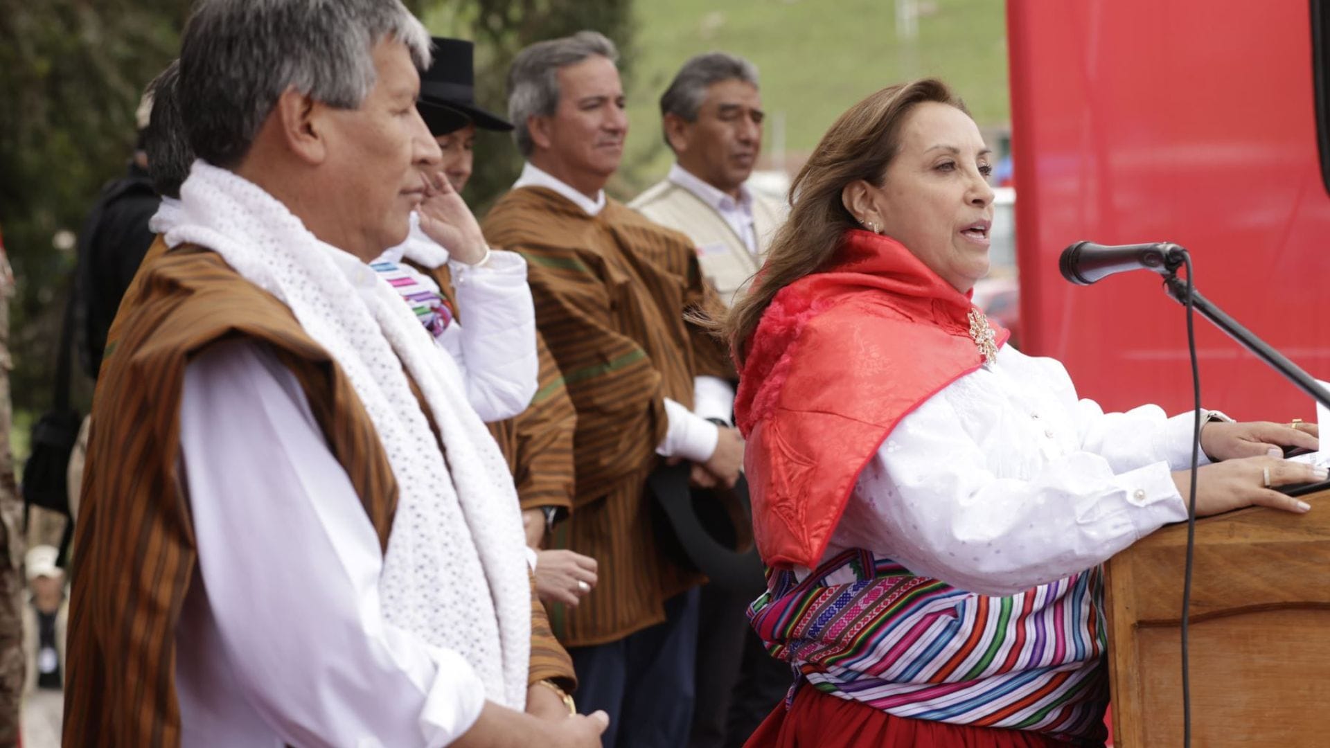 Presidenta de Perú fue agredida durante una visita a la región de Ayacucho