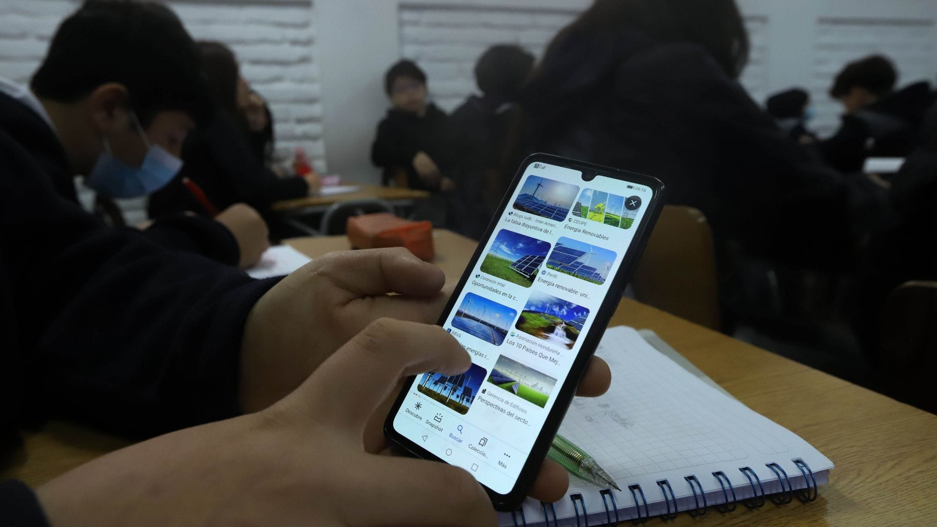 Editorial: Prohibir los celulares en el aula podría generar el efecto contrario