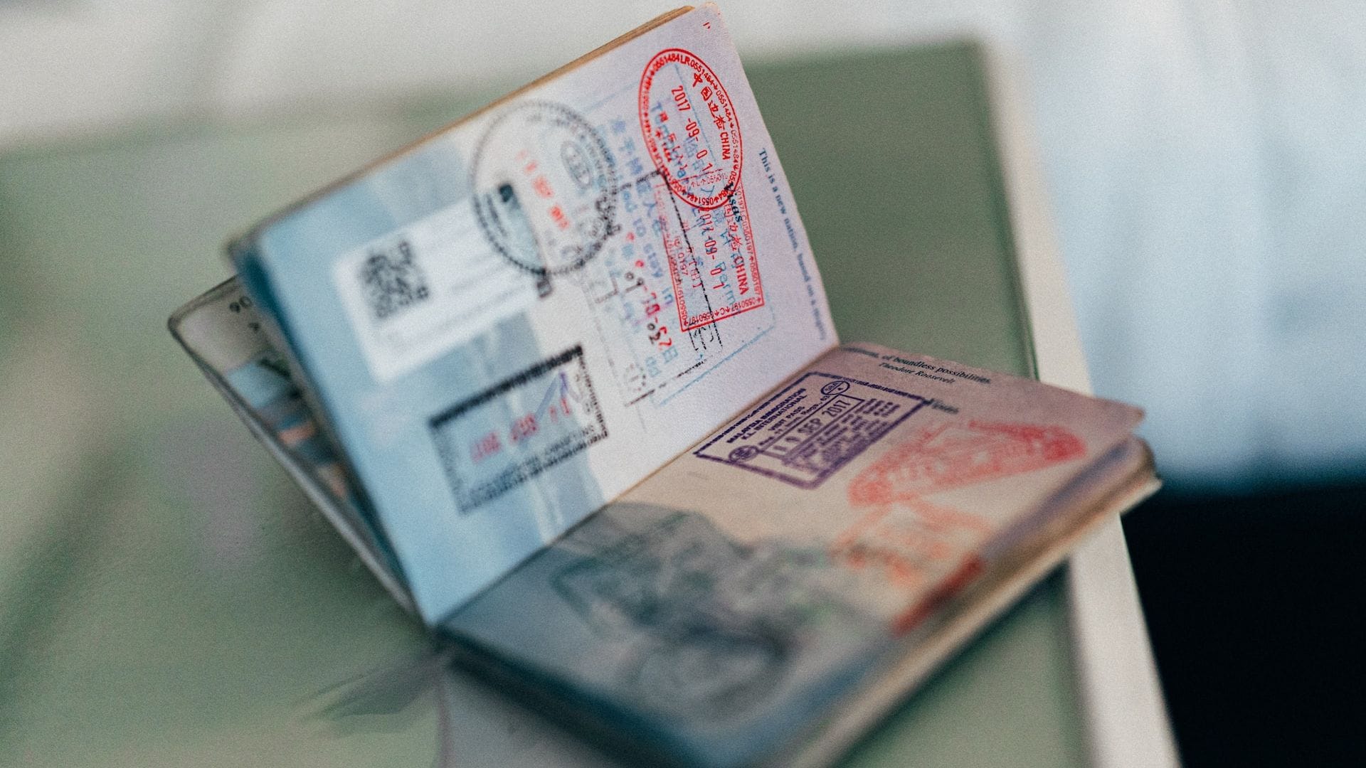 Ranking de pasaportes: El chileno sube un puesto y sigue siendo el mejor de Latinoamérica