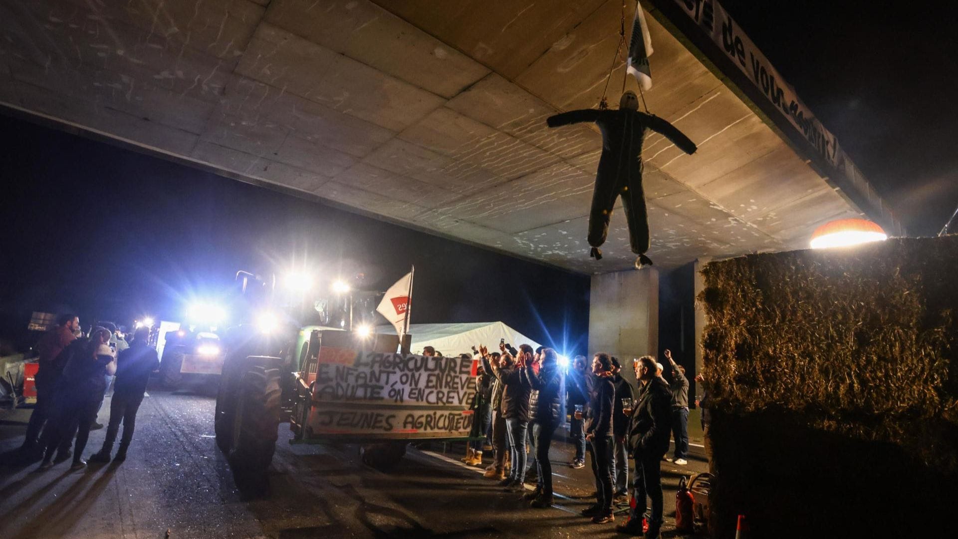 Protestas en Francia: qué está pasando con los granjeros que paralizan Europa