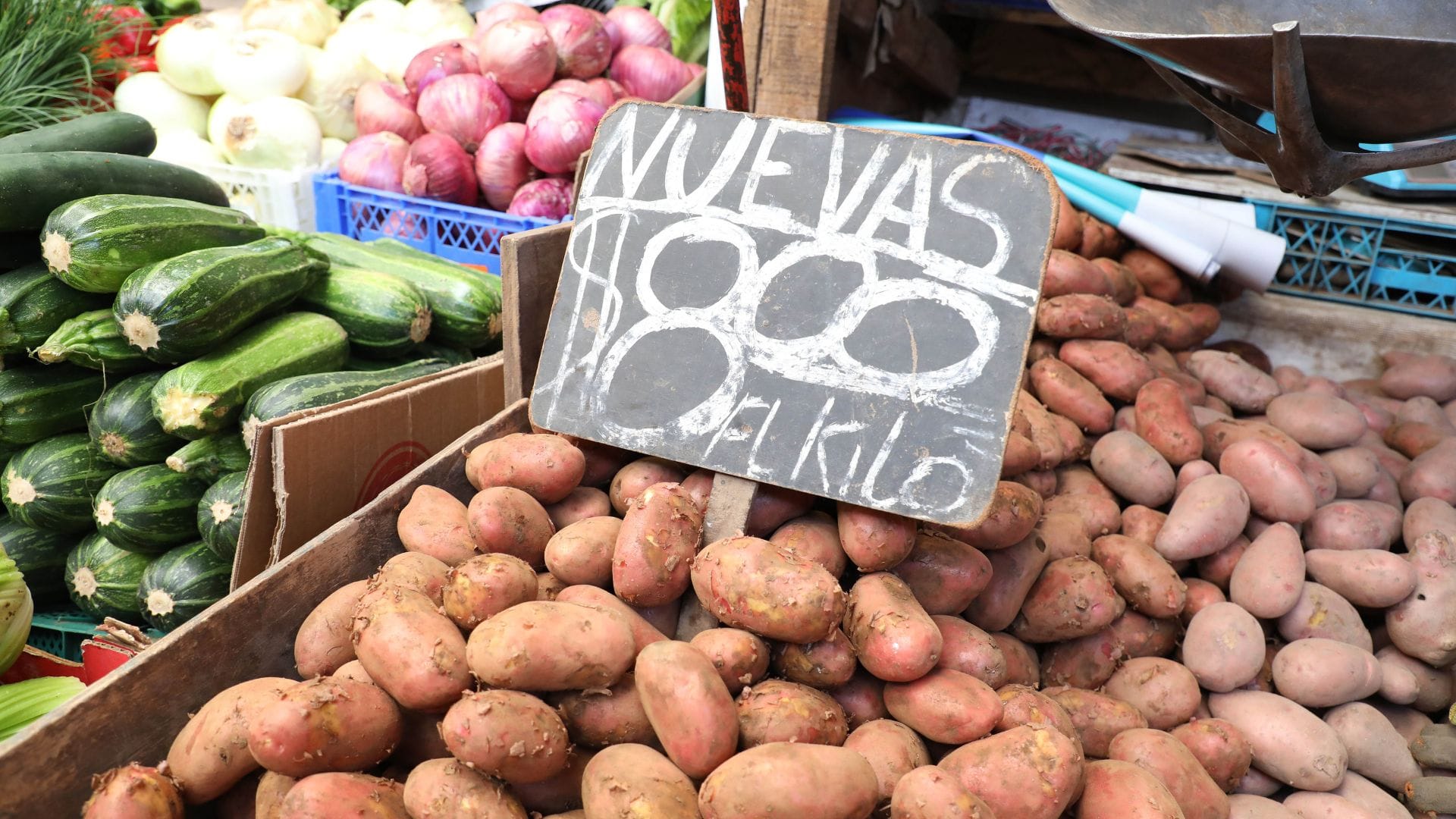 Chile cerró el 2023 con menos inflación que la esperada tras sorpresiva caída de los precios en diciembre