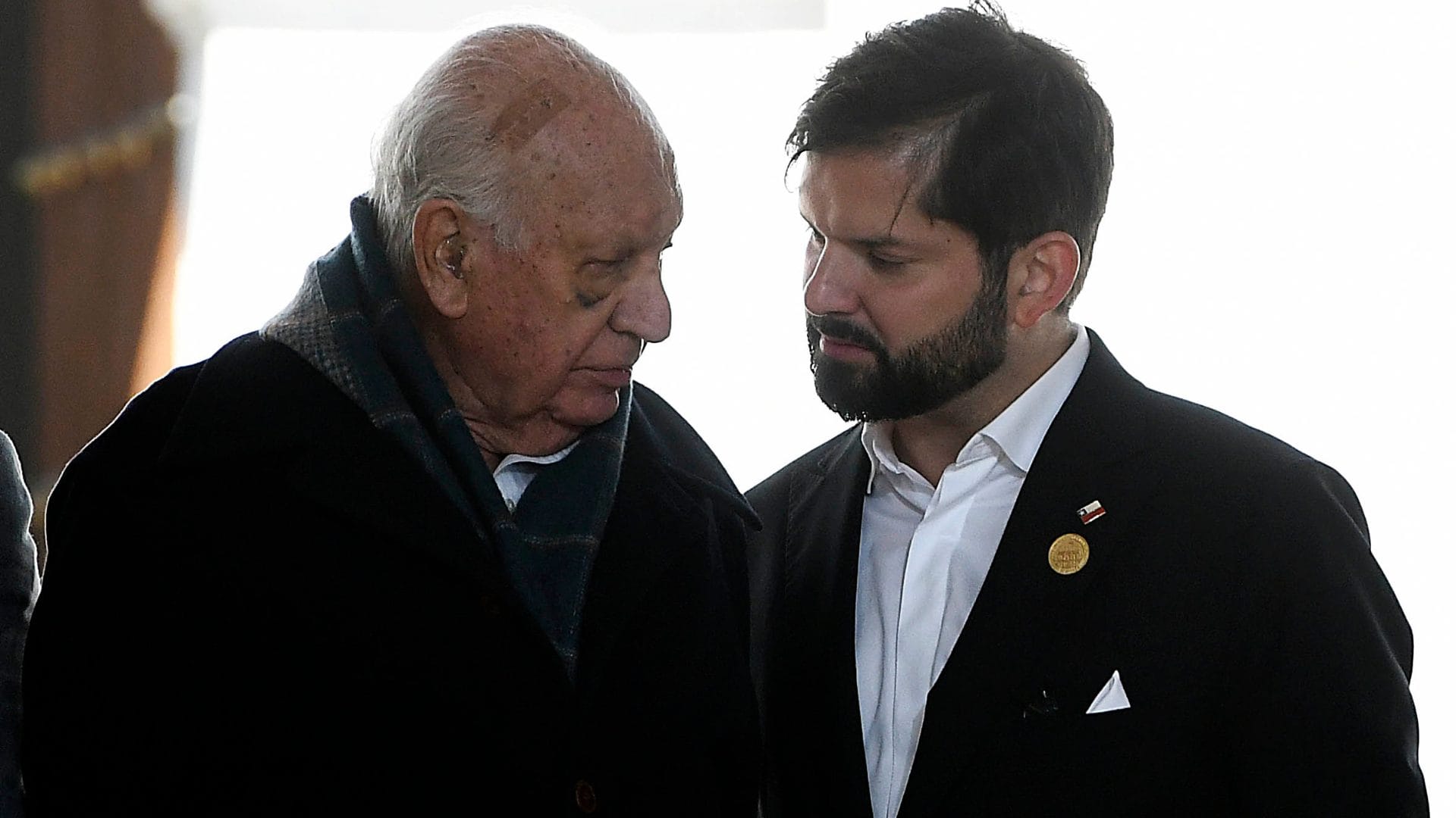 “Aprender de su experiencia ha sido tremendamente beneficioso”: Presidente Boric tras retiro de Ricardo Lagos de la vida pública