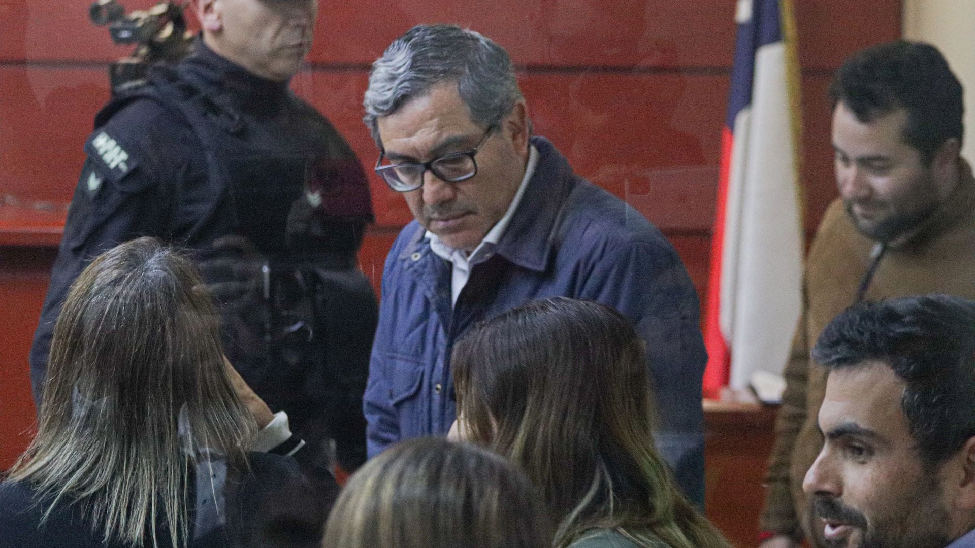 Carabineros confirma que ex administrador regional incumplió arresto domiciliario tres veces: Fiscalía pide revisar medida cautelar