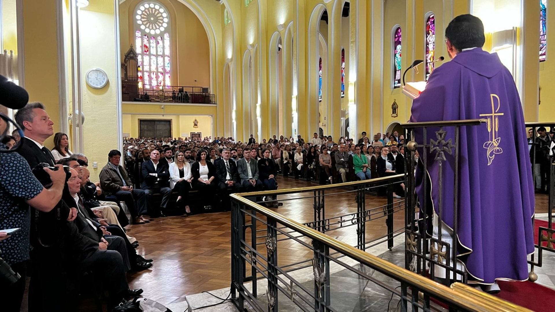 Llenan la Catedral de Concepción con homenaje a Sebastián Piñera