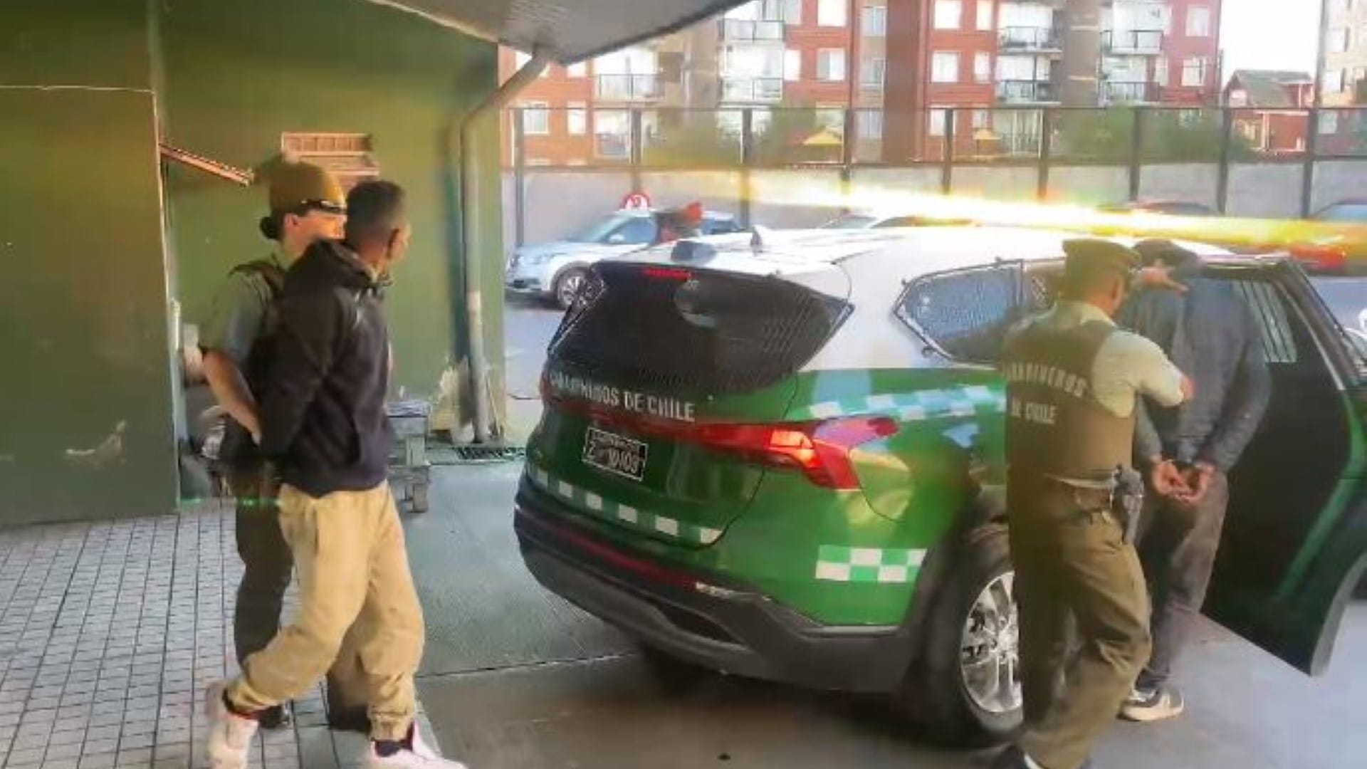 Con persecución atrapan a implicados en asalto en Hualpén: Auto fue ubicado gracias a teléfono dejado a bordo