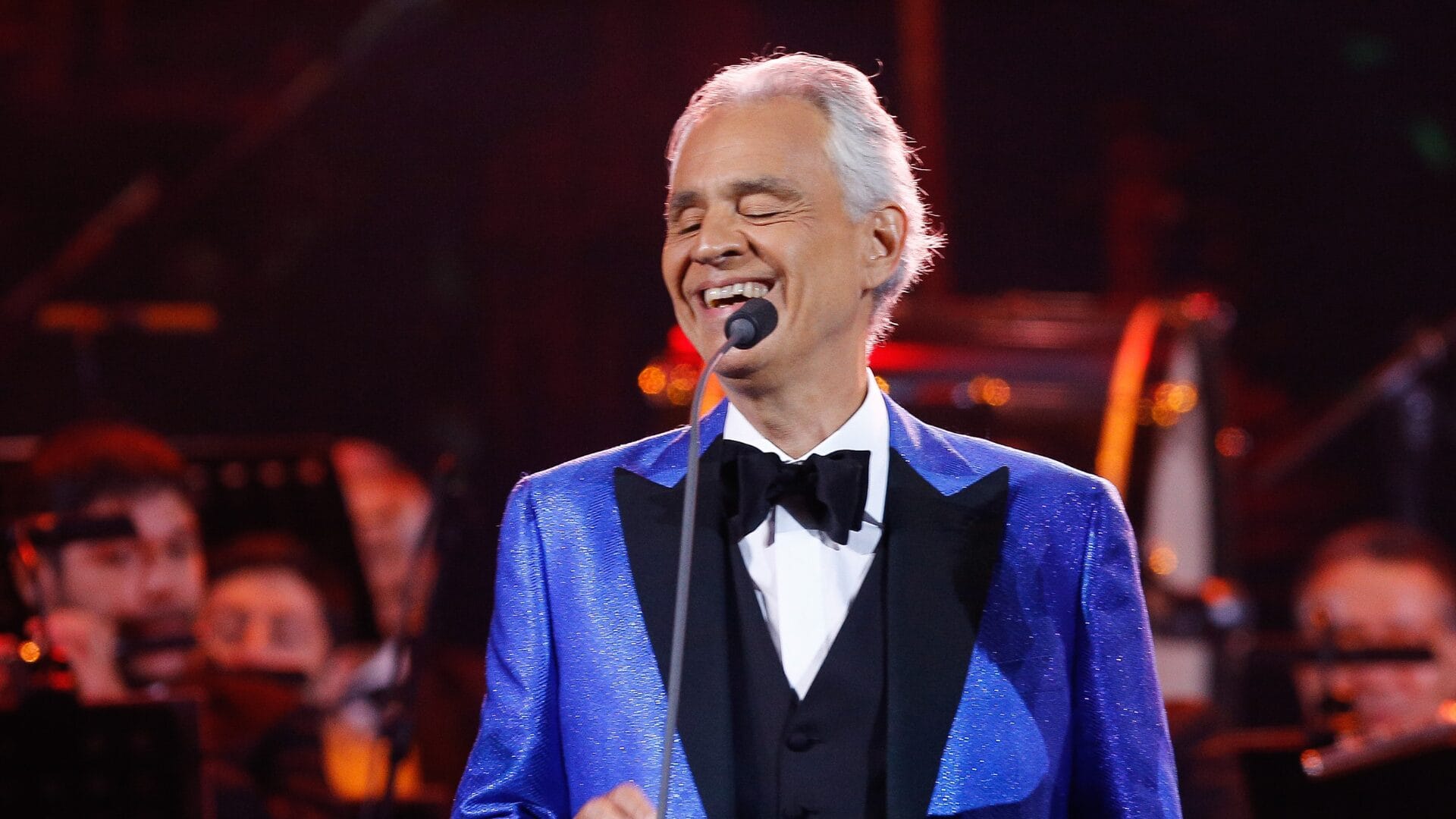 Andrea Bocelli deslumbró con espléndida presentación en Viña 2024: Recibió las primeras gaviotas escritas en braille
