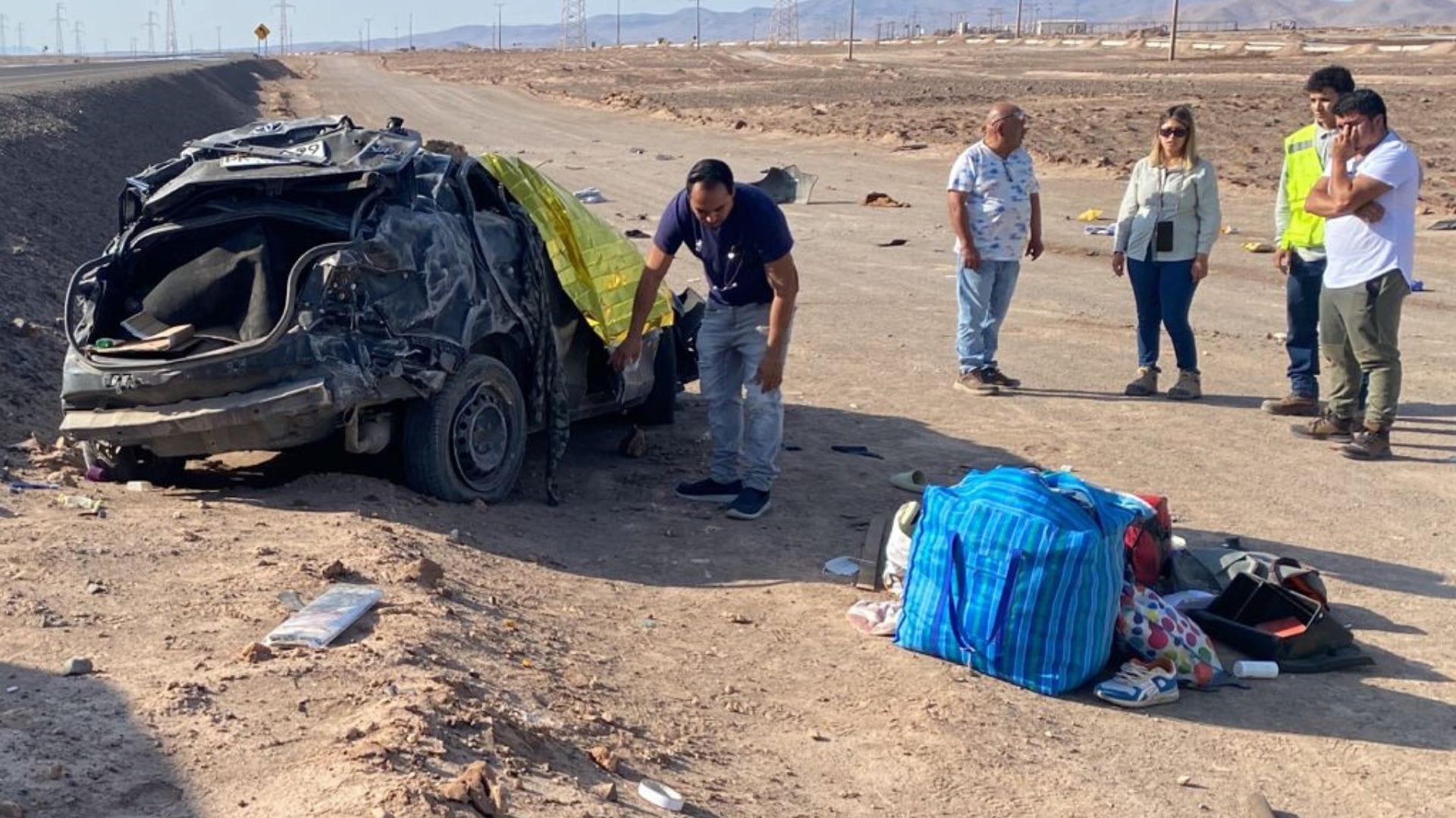 Niño y adulto mayor salieron eyectados: Mujer fallece en grave accidente de tránsito en la Ruta 5 de la región de Tarapacá