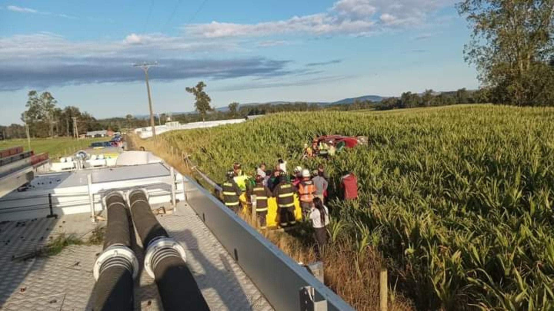 Habría salido eyectado: Joven sufre grave accidente a bordo de una camioneta en fundo de La Unión