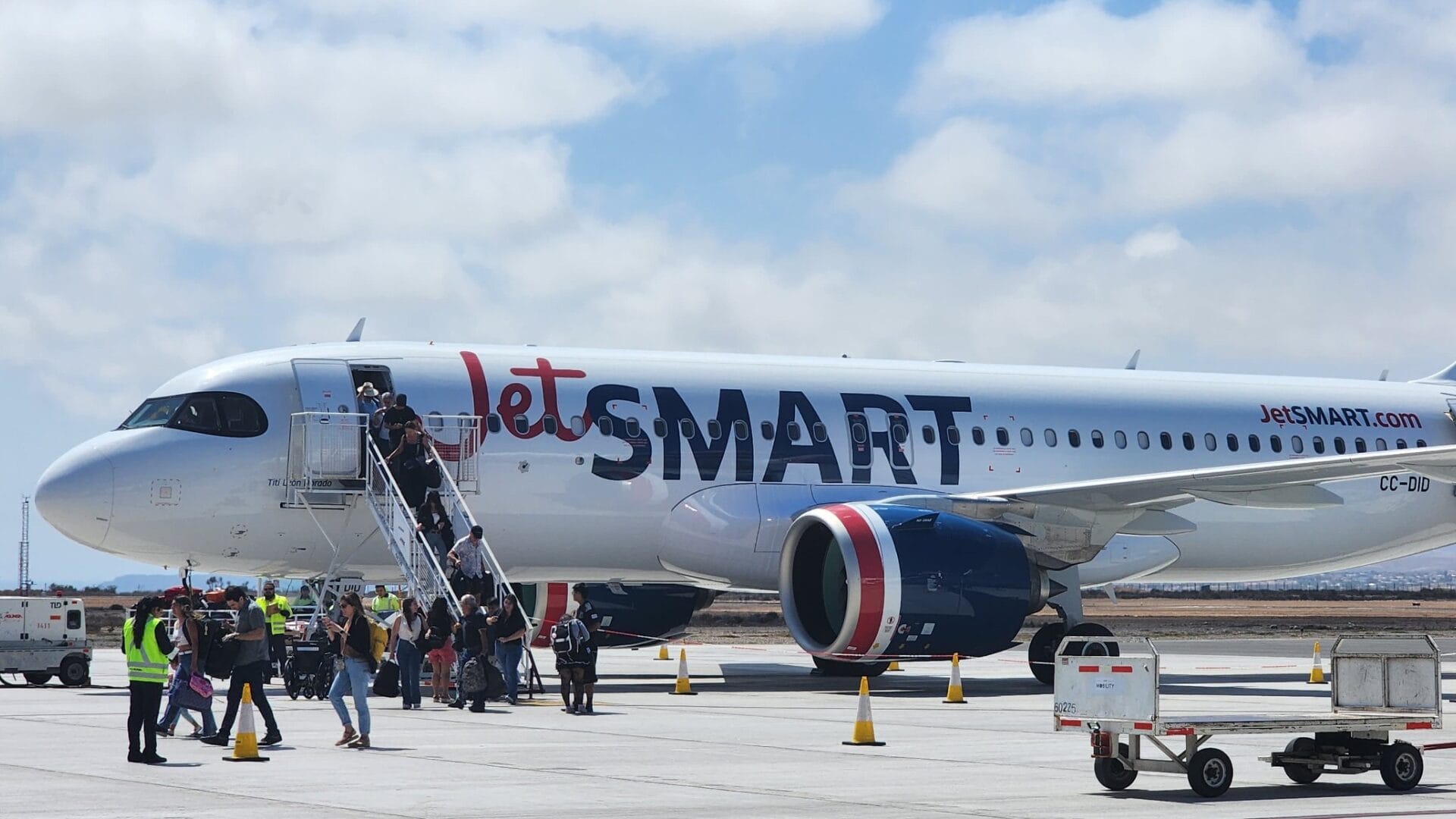 Con el objetivo de reforzar su operación en el Biobío: JetSmart incorporará un tercer avión