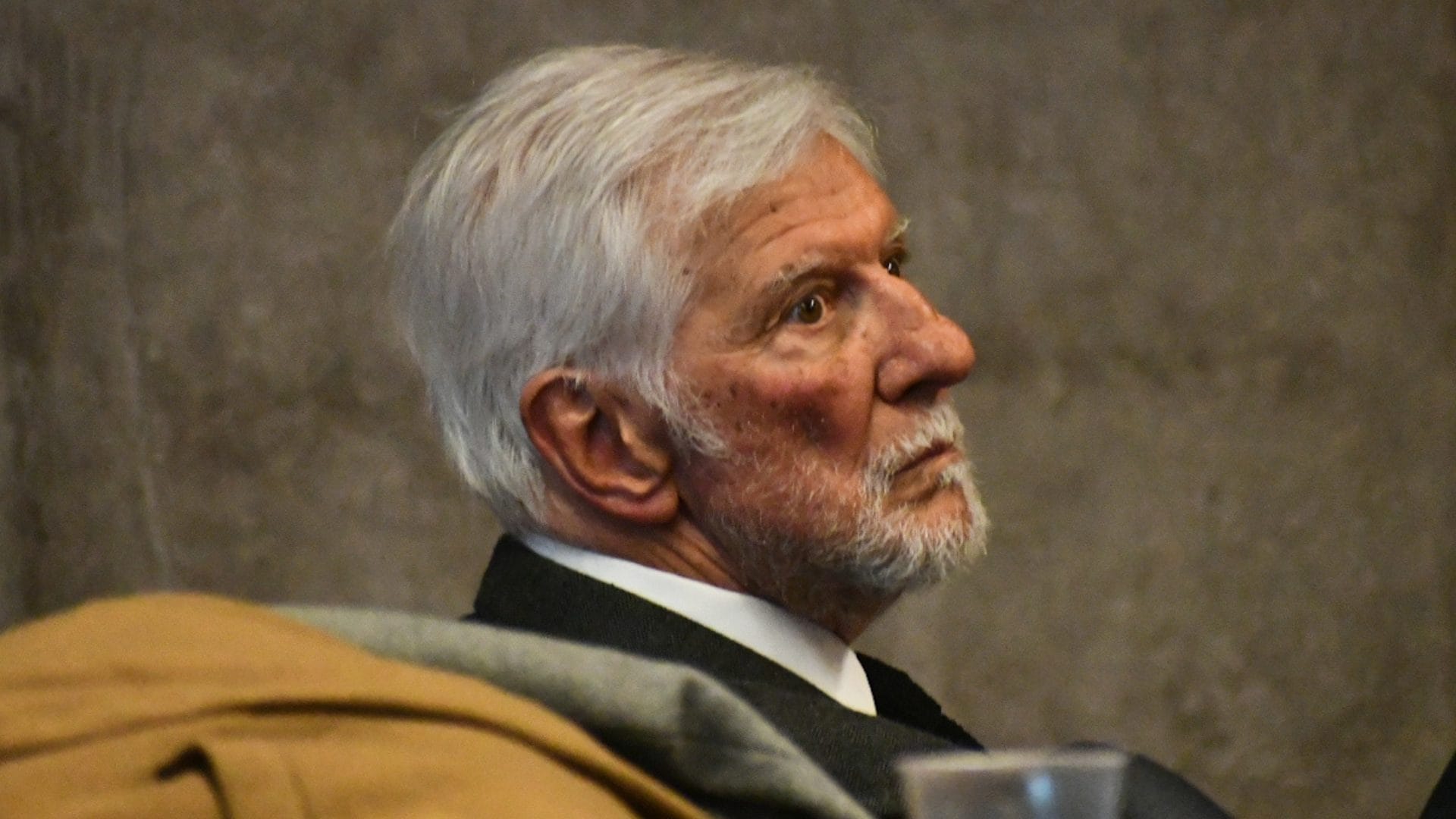 Ex alcalde de Vitacura, Raúl Torrealba, cambia cárcel por arresto domiciliario tras pago de millonaria cifra