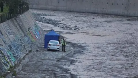 Adulta mayor falleció en accidente vehicular tras caer 30 metros hacia el Río Mapocho