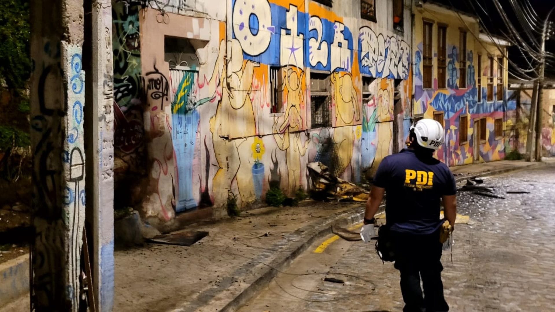 Dos menores de edad fallecen en incendio en Valparaíso