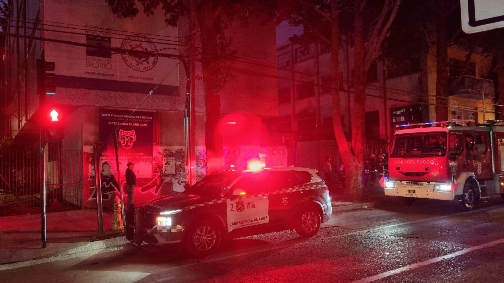 Controlan emergencia en Liceo Enrique Molina de Concepcion