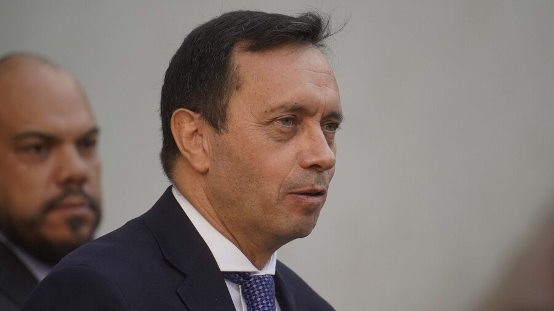 “Son conductas individuales, pero que no tienen cabida en la institución”: Eduardo Cerna, nuevo director de la PDI pidió disculpas tras caso de Sergio Muñoz