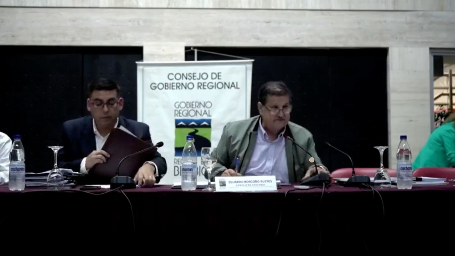 El momento en que piden suspender sesión del Consejo Regional por allanamiento de la PDI al Gore Biobío en Concepción