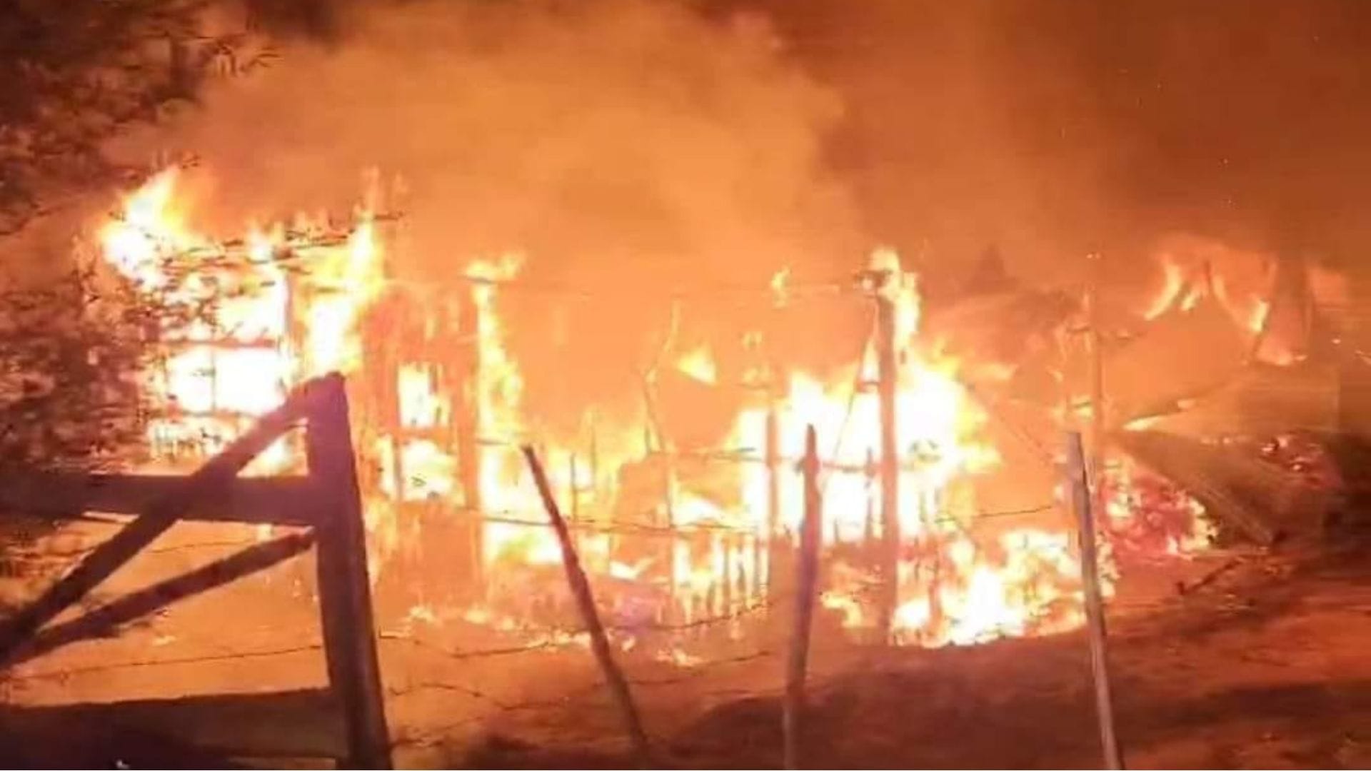 Mujer fallece durante incendio de vivienda en sector rural de Santa Juana