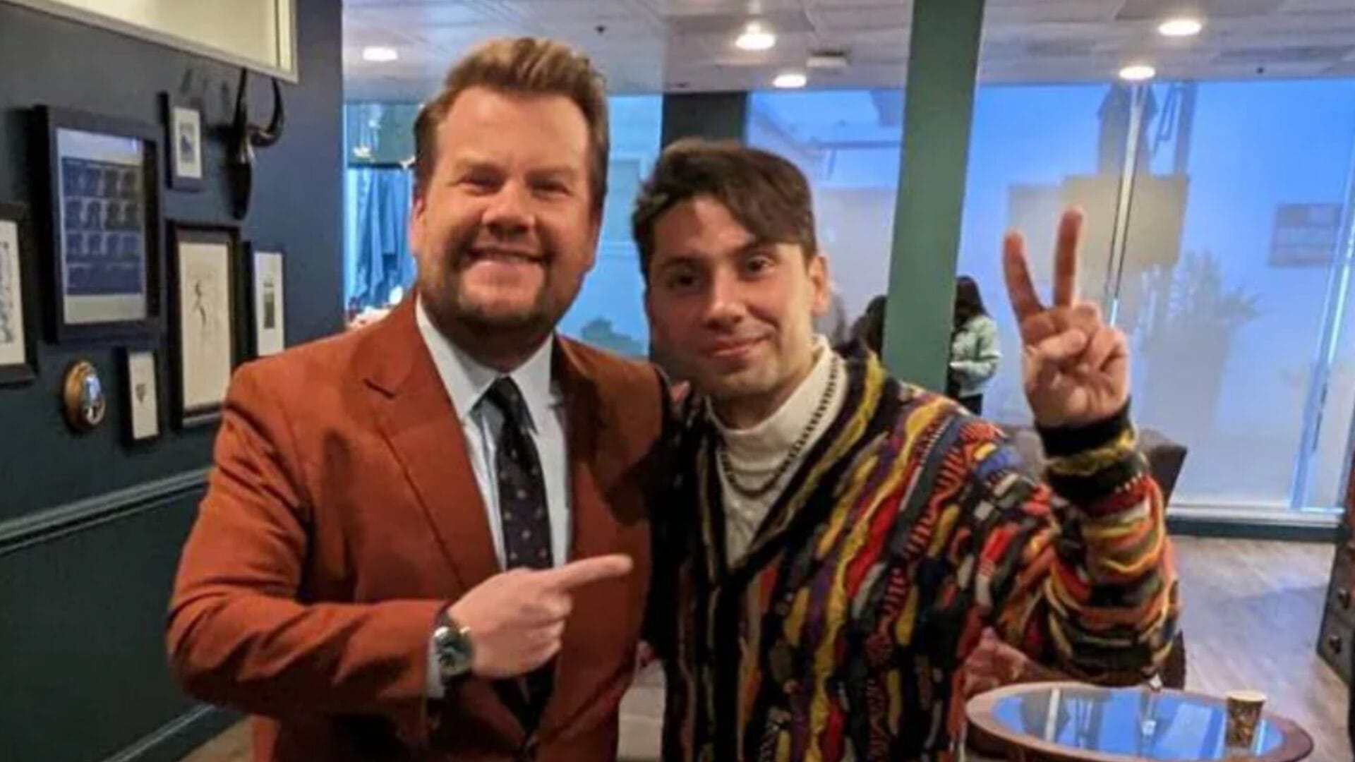 A horas de estrenar “El Antídoto”: Comediante británico envió mensaje de apoyo a Fabrizio Copano
