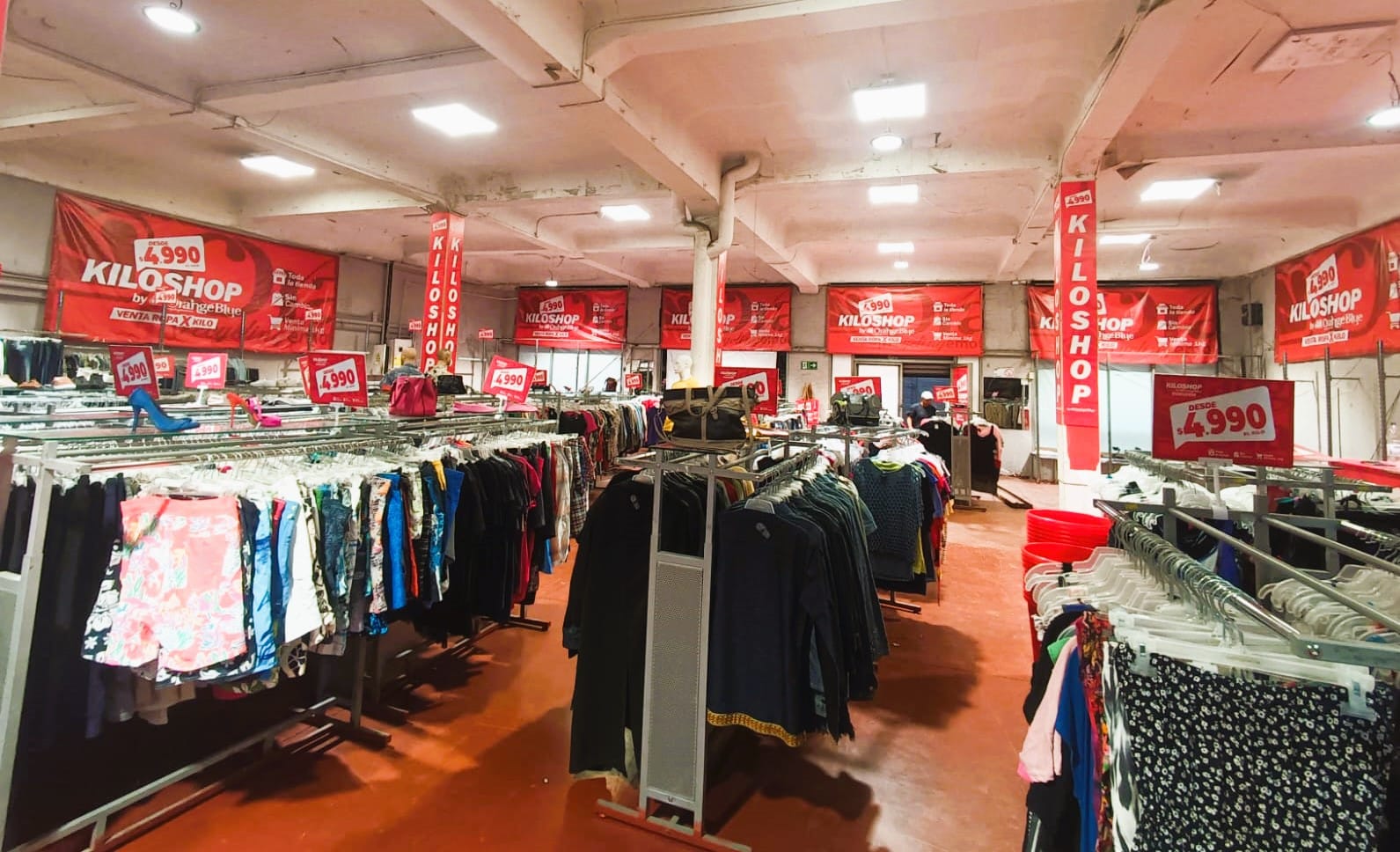 “Kilo Shop”: La forma que te permite elegir la ropa y comprarla por kilo en Concepción
