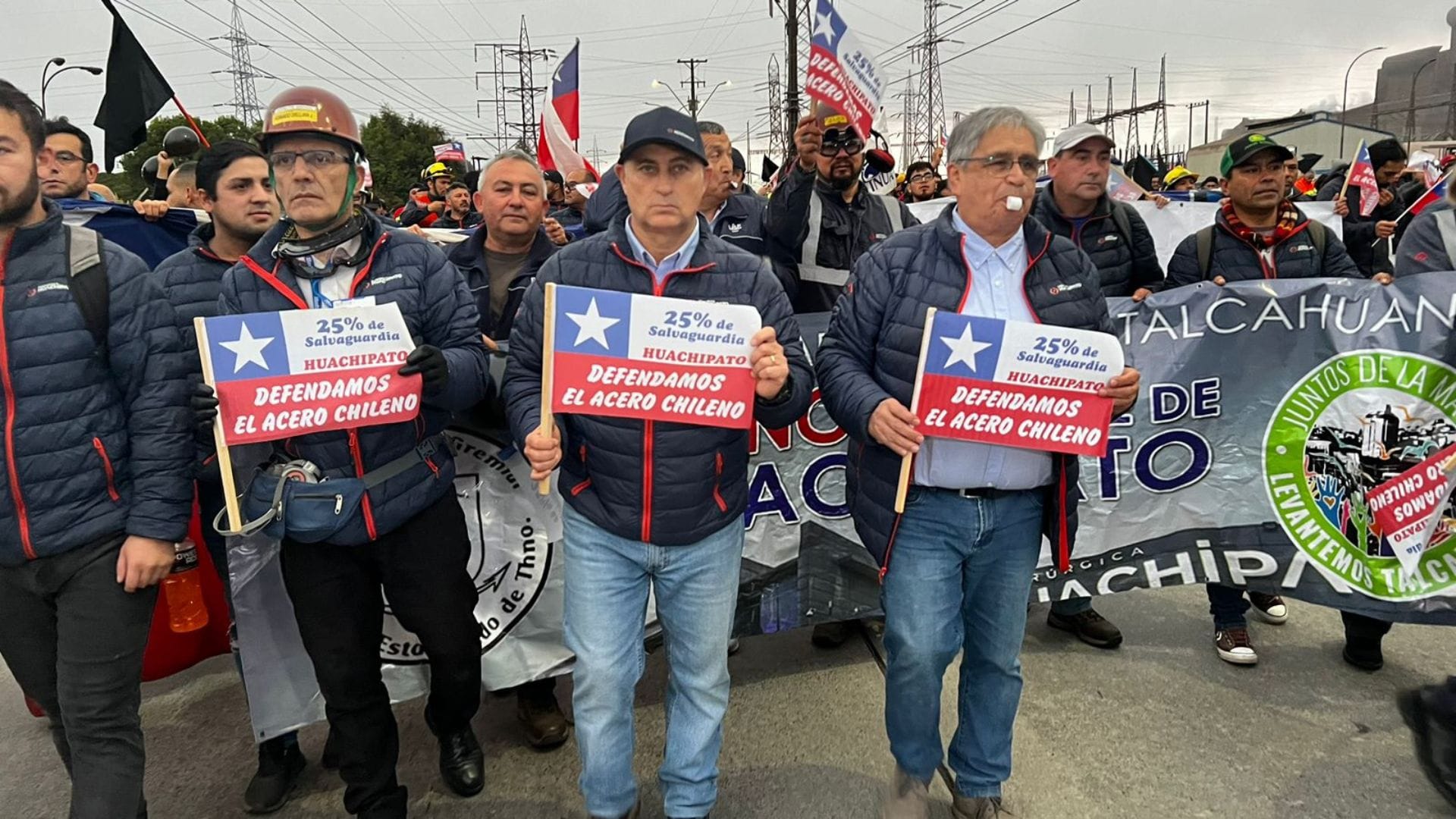 “Nos duele la forma”: El sentir de los primeros trabajadores despedidos en medio de la crisis de Huachipato