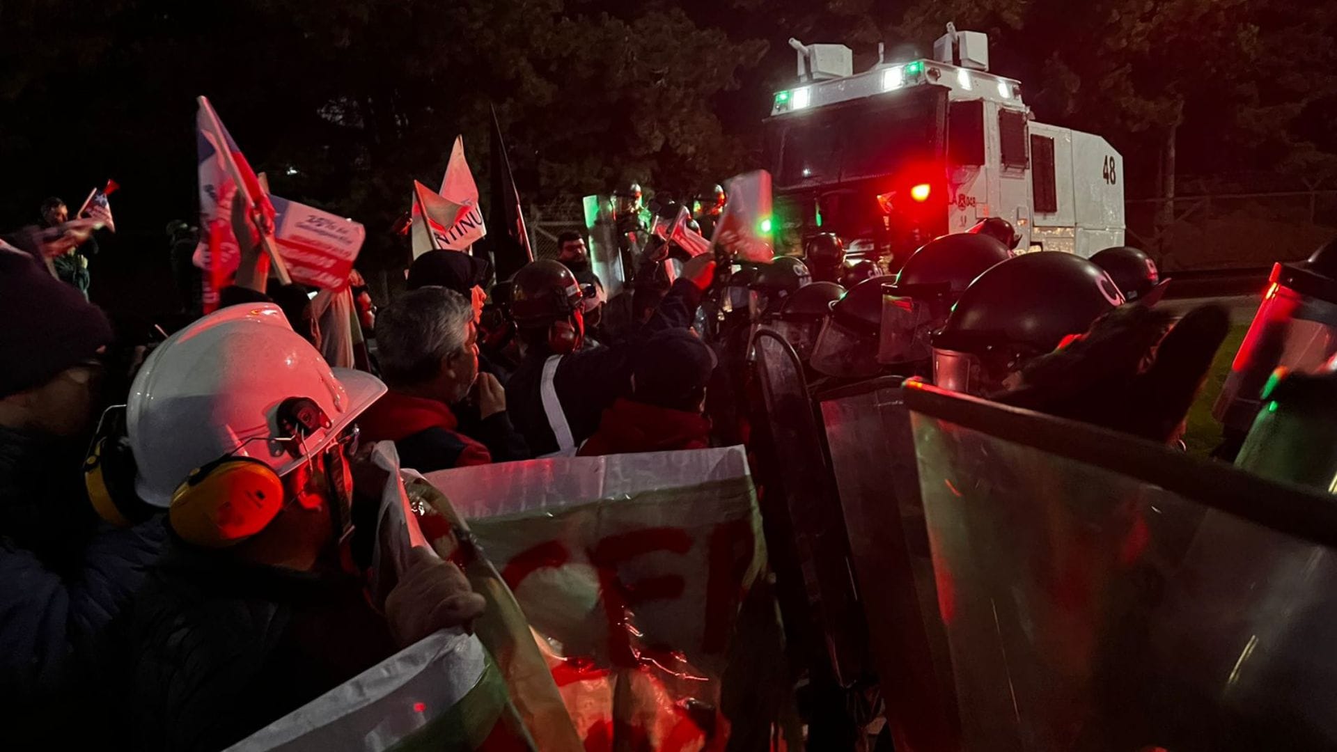 Del turno a la protesta: Mil trabajadores de Huachipato en la calle para evitar cierre de siderúrgica