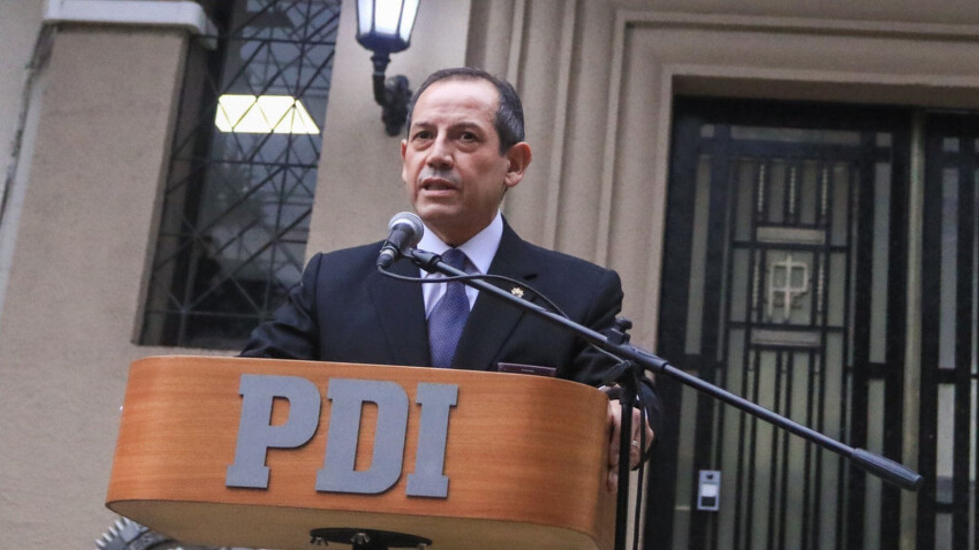 “Nadie puede estar sobre la ley”: Mundo político pide la renuncia de Sergio Muñoz como director de la PDI